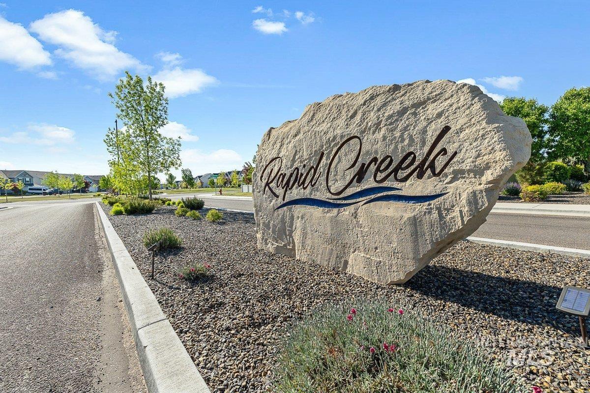 4997 W Grand Rapids Dr, Meridian, Idaho 83646-5747, 4 Bedrooms, 2 Bathrooms, Residential For Sale, Price $457,900,MLS 98985001