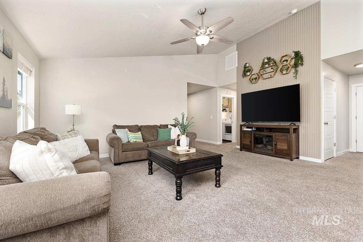 4997 W Grand Rapids Dr, Meridian, Idaho 83646-5747, 4 Bedrooms, 2 Bathrooms, Residential For Sale, Price $457,900,MLS 98985001