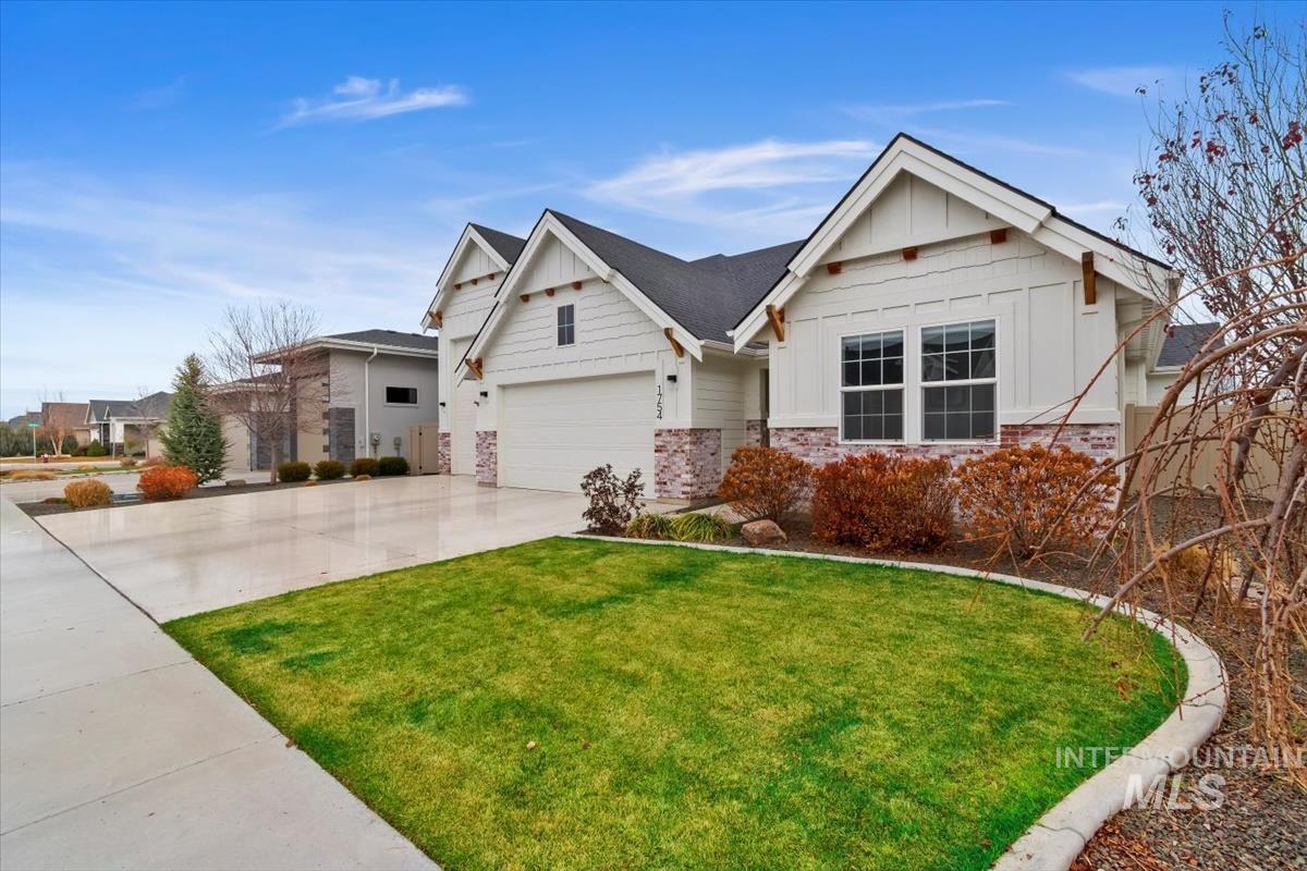 1754 Peakhurt, Kuna, Idaho 83634, 3 Bedrooms, 2 Bathrooms, Residential For Sale, Price $649,900,MLS 98985007