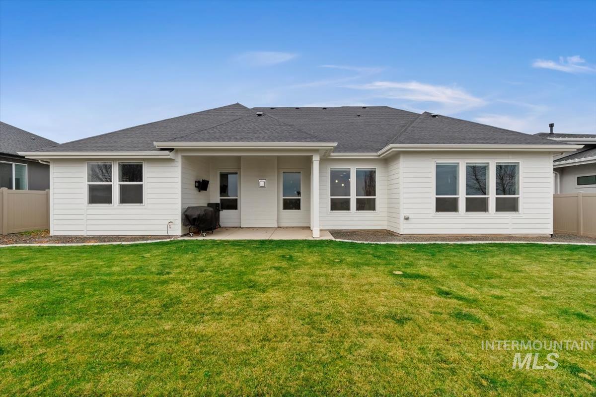 1754 Peakhurt, Kuna, Idaho 83634, 3 Bedrooms, 2 Bathrooms, Residential For Sale, Price $649,900,MLS 98985007