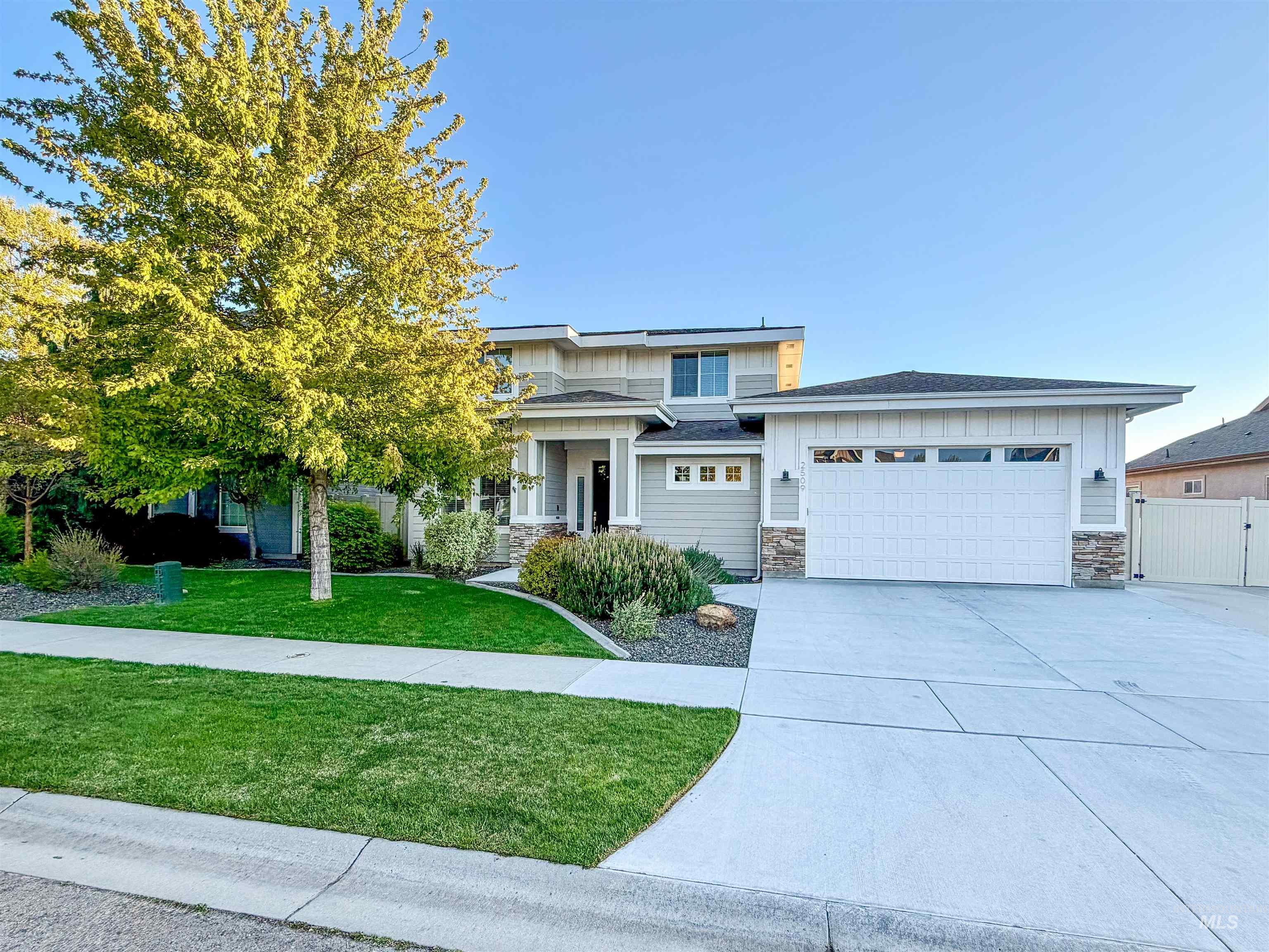 2509 E Taormina Drive, Meridian, Idaho 83642-5182, 4 Bedrooms, 2.5 Bathrooms, Residential For Sale, Price $750,000,MLS 98985008
