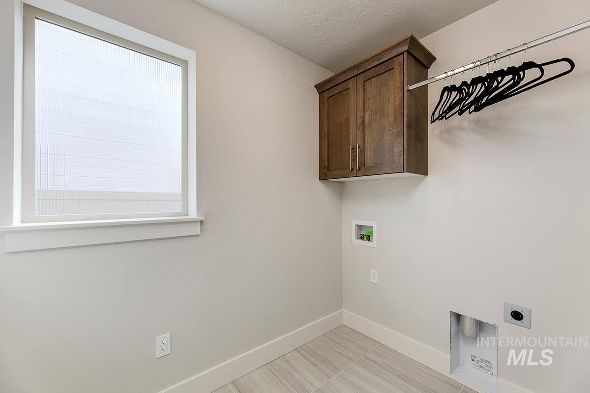 7111 S Cascabel Lane, Meridian, Idaho 83642, 3 Bedrooms, 2 Bathrooms, Residential For Sale, Price $511,800,MLS 98985009