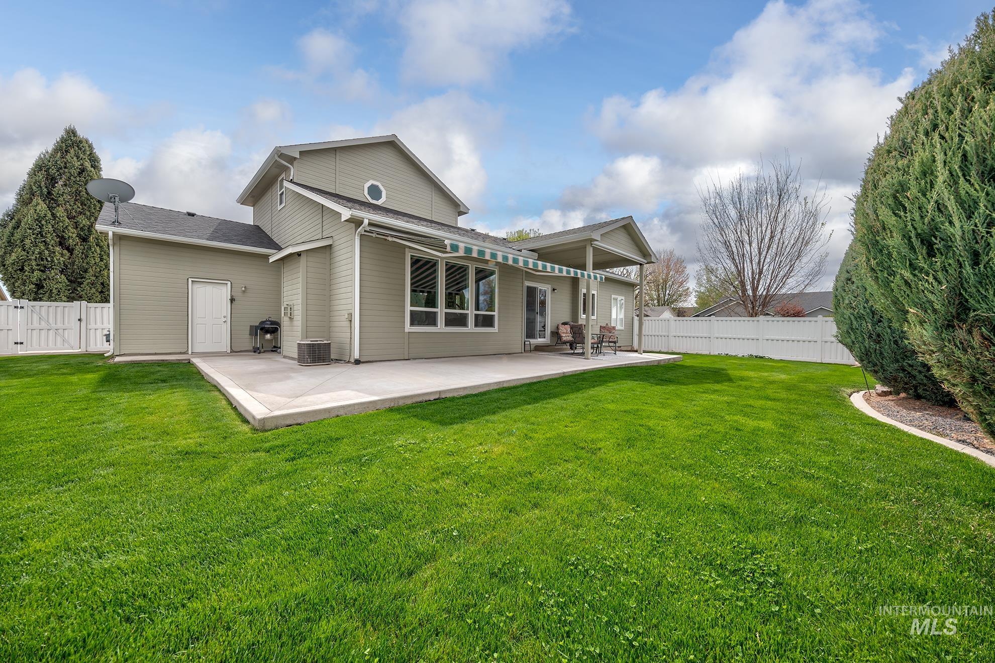 1105 Partridge St, Fruitland, Idaho 83619, 3 Bedrooms, 2 Bathrooms, Residential For Sale, Price $390,000,MLS 98985015
