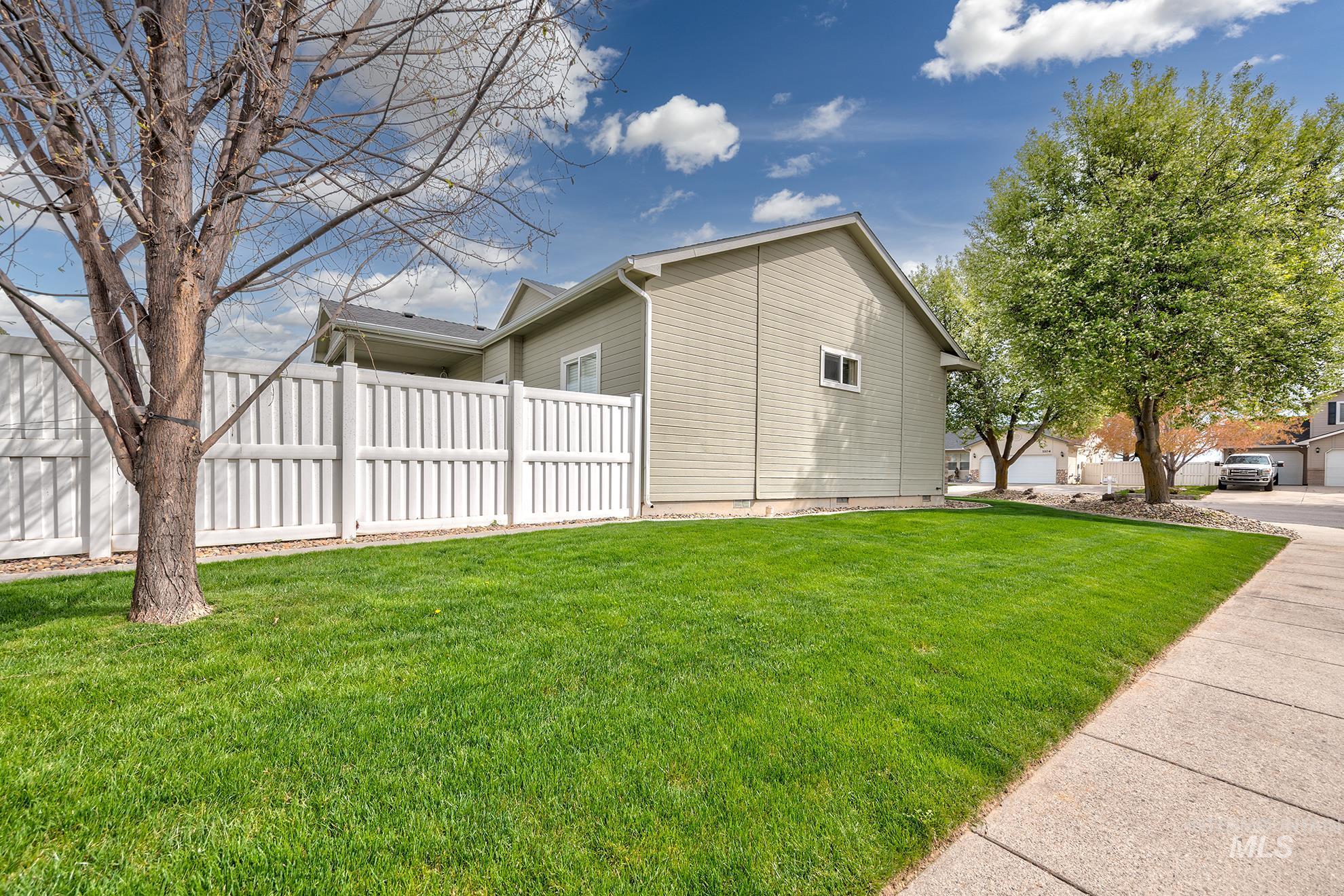 1105 Partridge St, Fruitland, Idaho 83619, 3 Bedrooms, 2 Bathrooms, Residential For Sale, Price $390,000,MLS 98985015