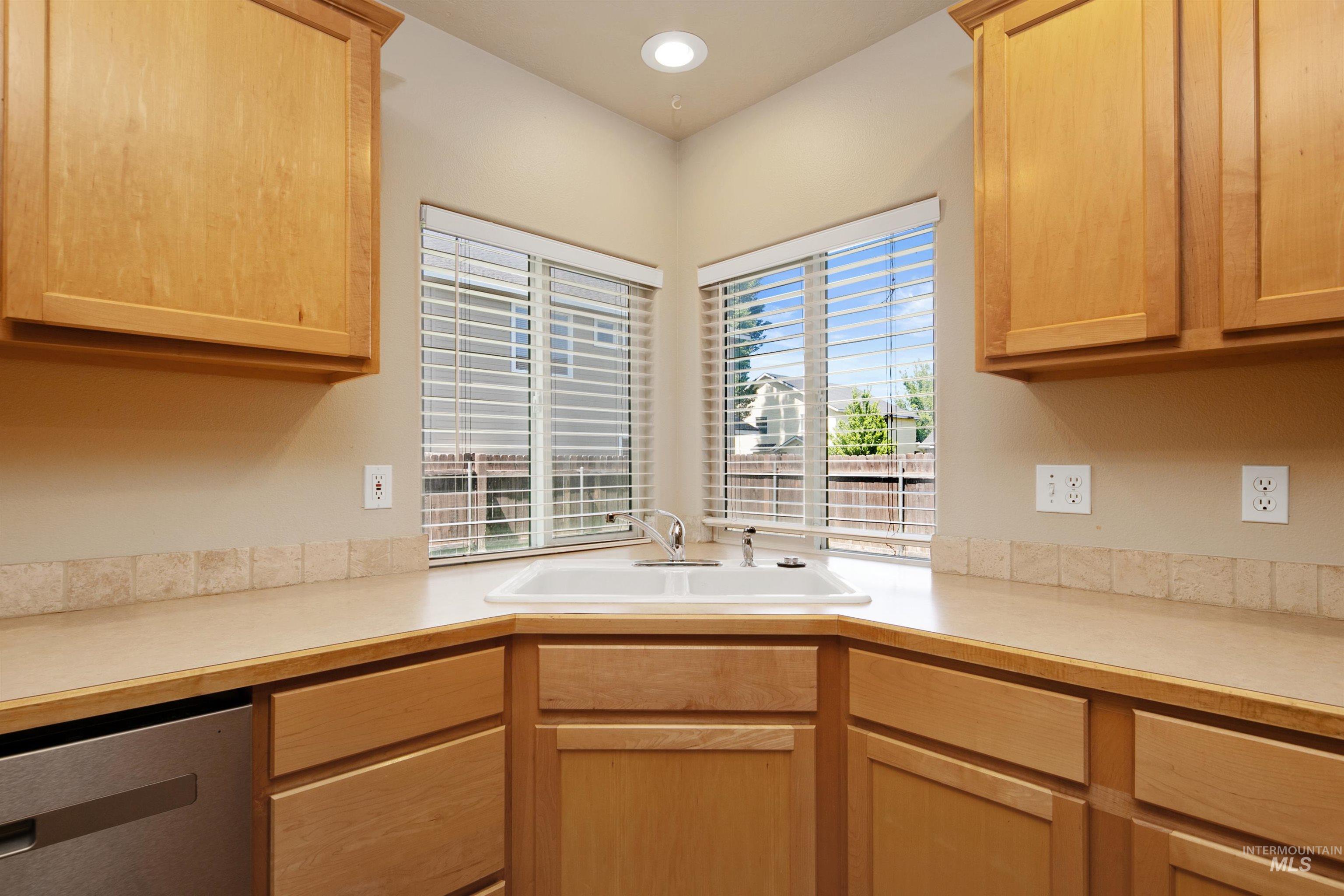 3273 N Elmstone Ave, Meridian, Idaho 83646, 5 Bedrooms, 3 Bathrooms, Residential For Sale, Price $550,000,MLS 98985016