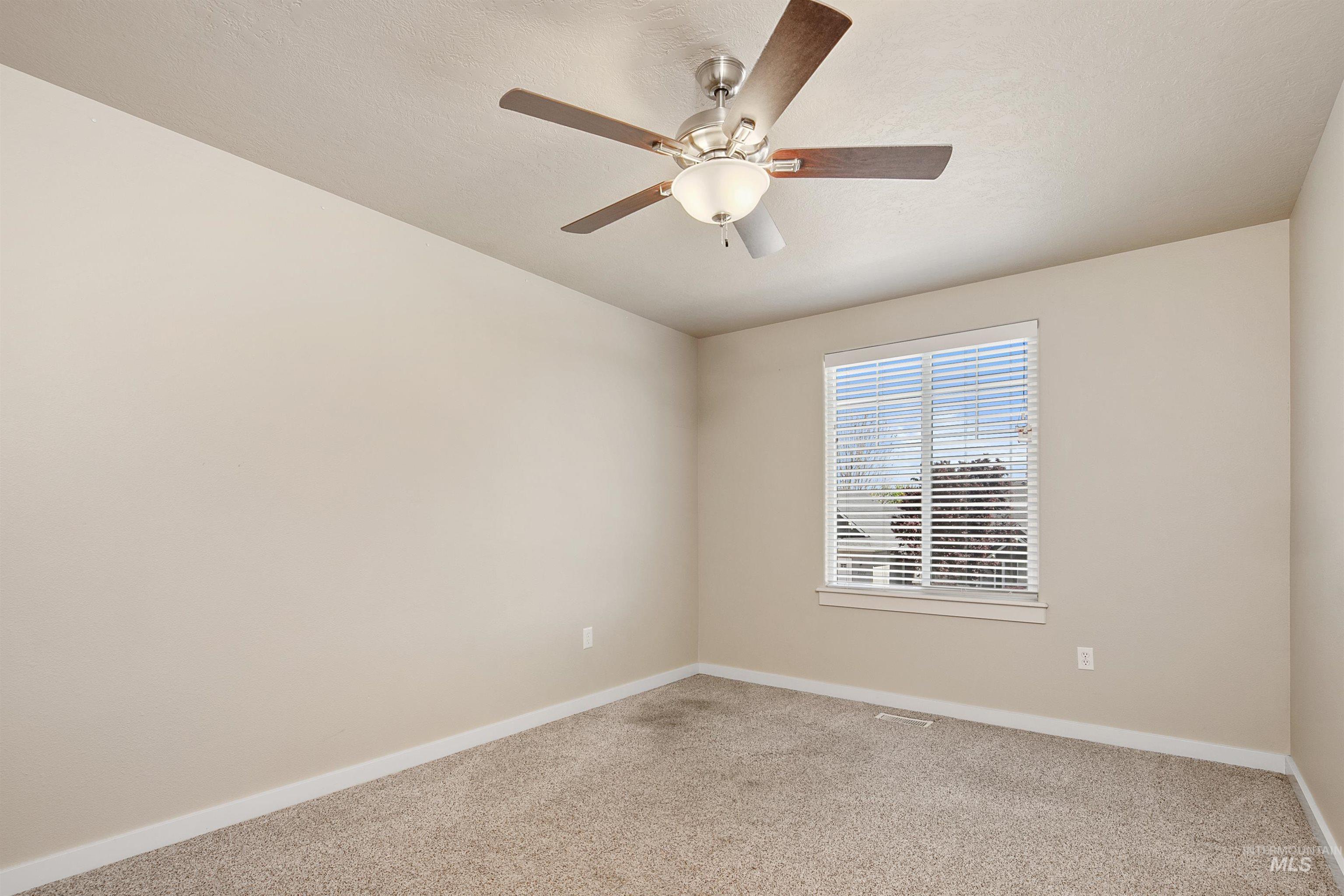 3273 N Elmstone Ave, Meridian, Idaho 83646, 5 Bedrooms, 3 Bathrooms, Residential For Sale, Price $550,000,MLS 98985016