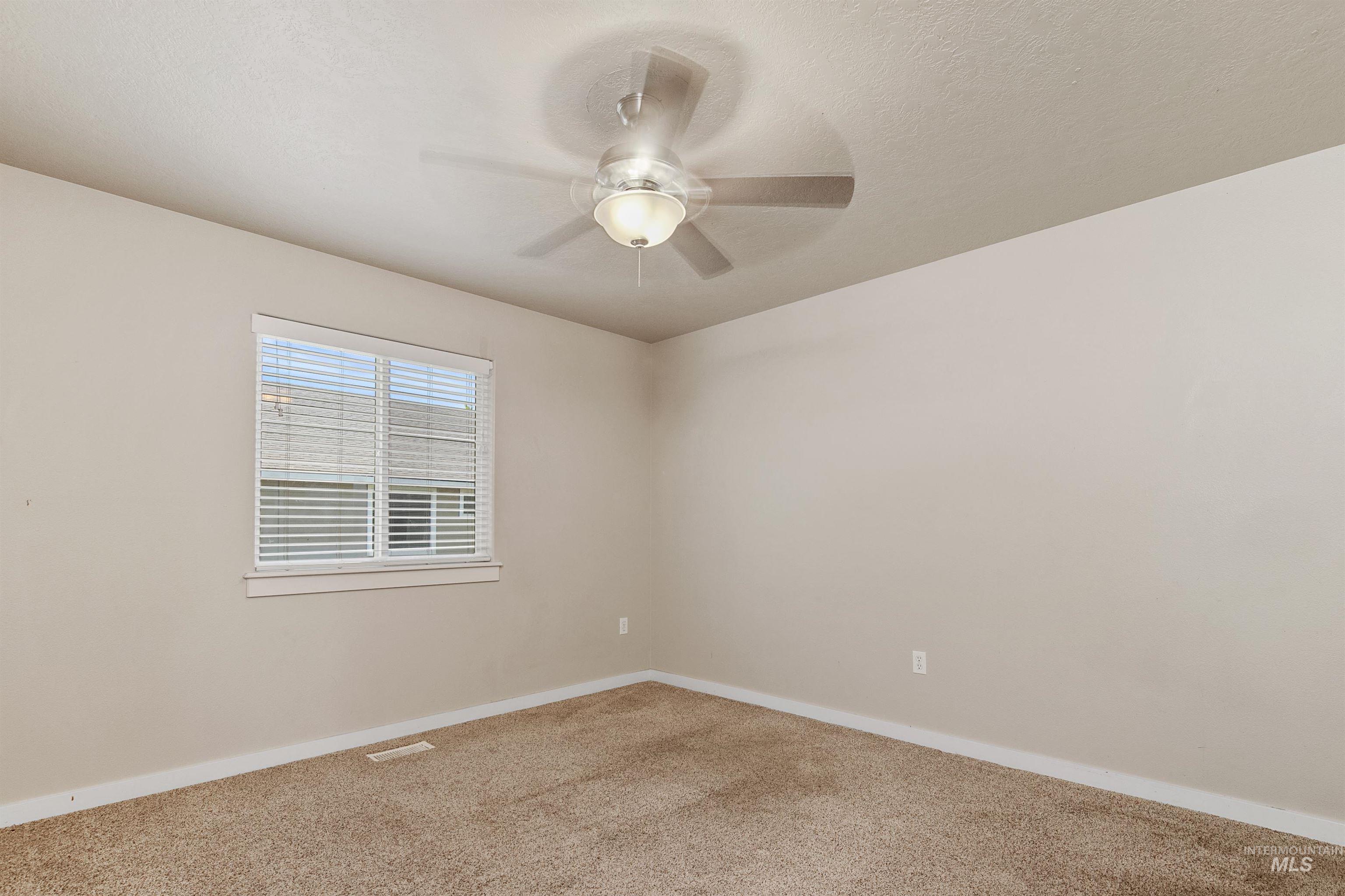 3273 N Elmstone Ave, Meridian, Idaho 83646, 5 Bedrooms, 3 Bathrooms, Residential For Sale, Price $550,000,MLS 98985016