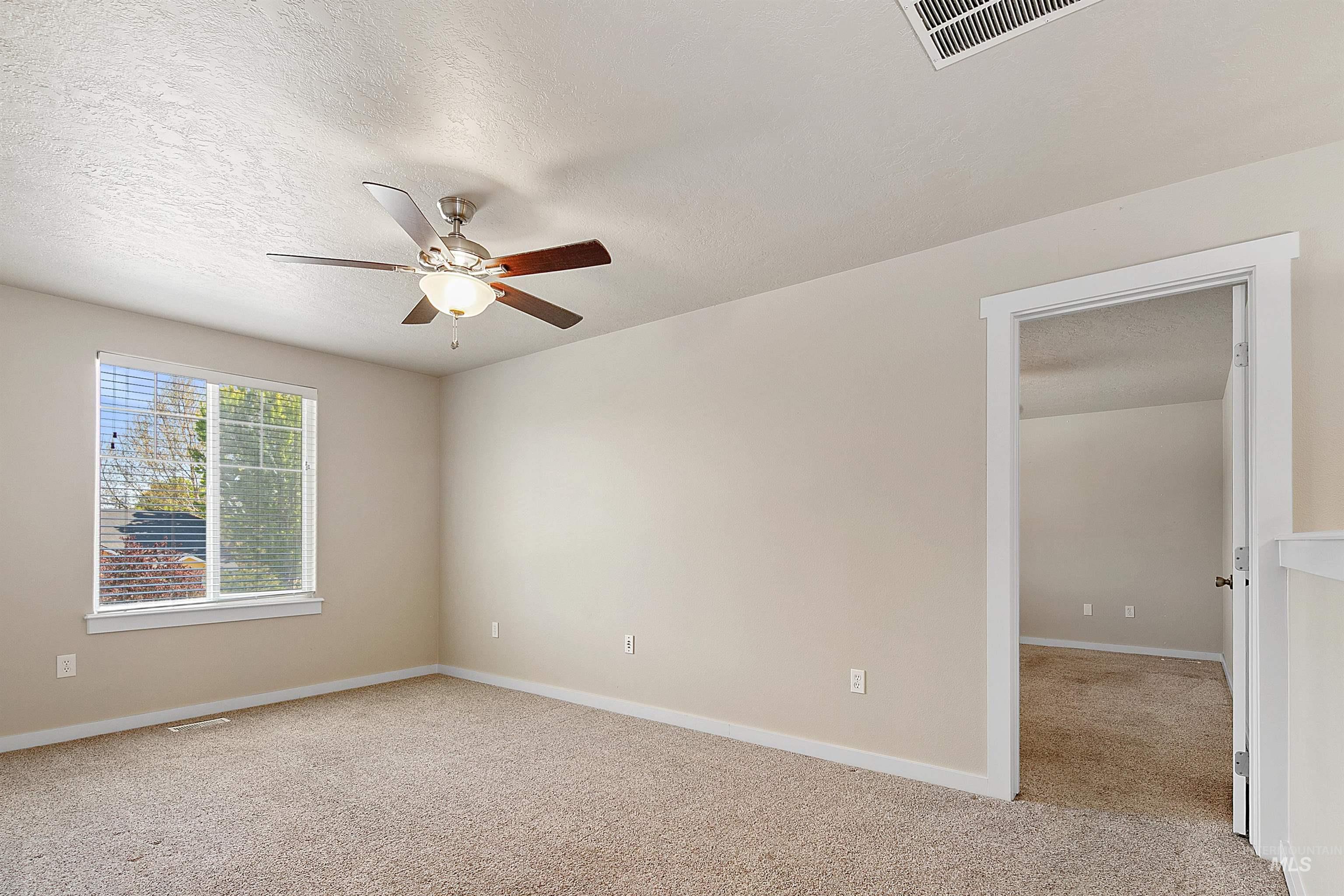 3273 N Elmstone Ave, Meridian, Idaho 83646, 5 Bedrooms, 3 Bathrooms, Residential For Sale, Price $550,000,MLS 98985016