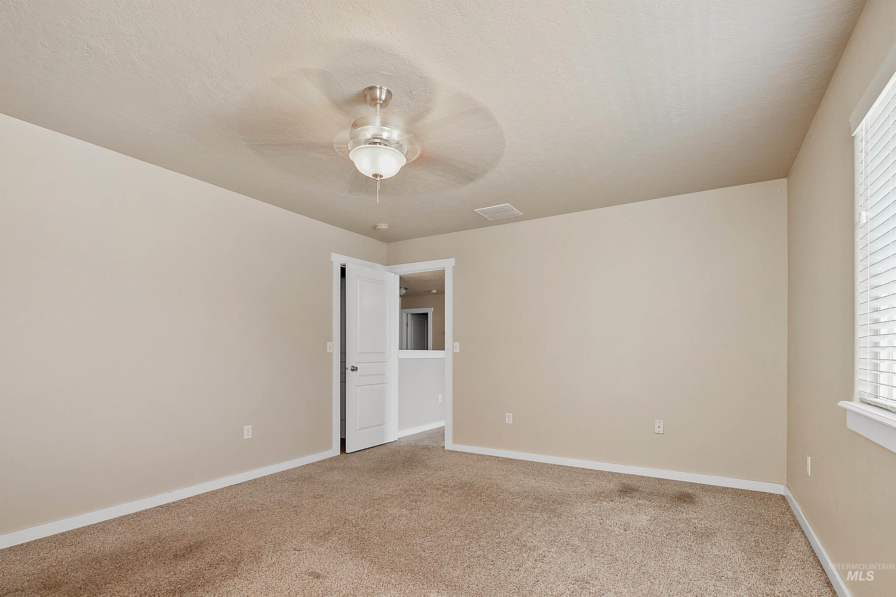3273 N Elmstone Ave, Meridian, Idaho 83646, 5 Bedrooms, 3 Bathrooms, Residential For Sale, Price $550,000,MLS 98985016
