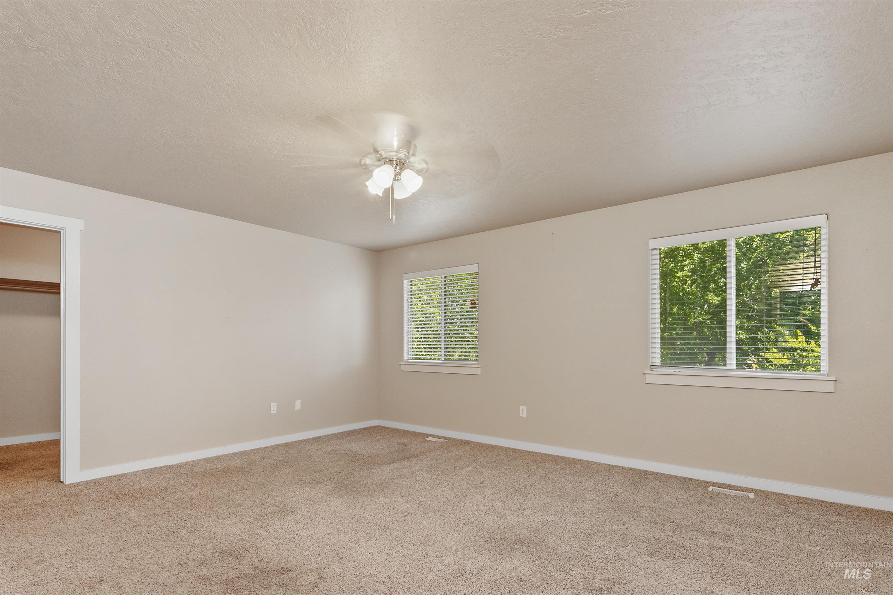 3273 N Elmstone Ave, Meridian, Idaho 83646, 5 Bedrooms, 3 Bathrooms, Residential For Sale, Price $550,000,MLS 98985016