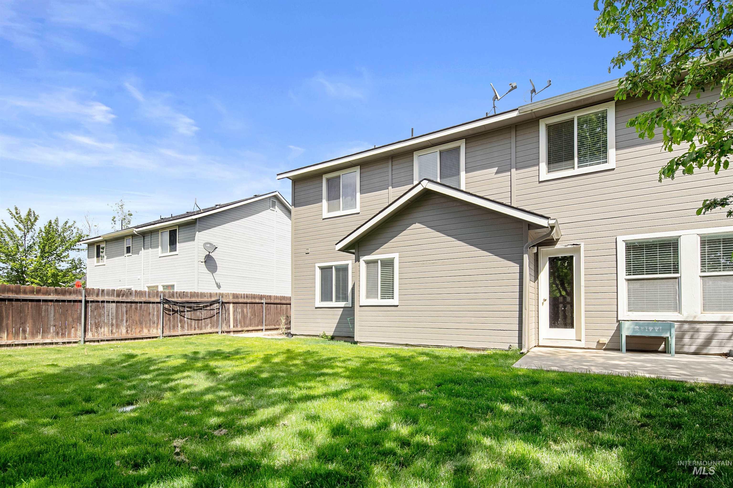 3273 N Elmstone Ave, Meridian, Idaho 83646, 5 Bedrooms, 3 Bathrooms, Residential For Sale, Price $550,000,MLS 98985016