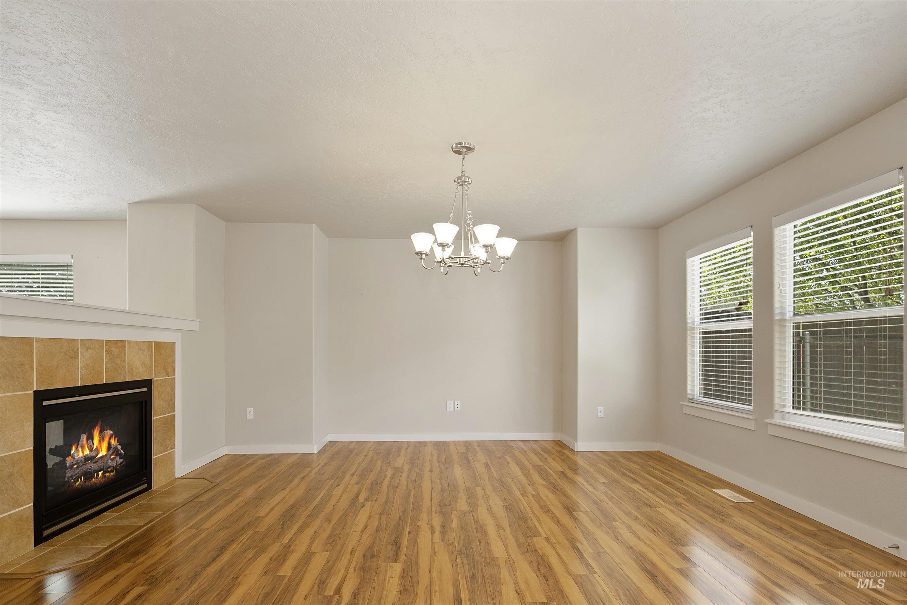 3273 N Elmstone Ave, Meridian, Idaho 83646, 5 Bedrooms, 3 Bathrooms, Residential For Sale, Price $550,000,MLS 98985016