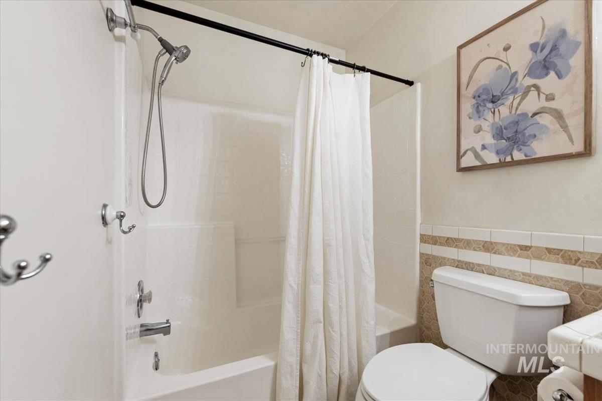 3039 N Fieldstone Way, Meridian, Idaho 83646, 3 Bedrooms, 2 Bathrooms, Residential For Sale, Price $445,000,MLS 98985017