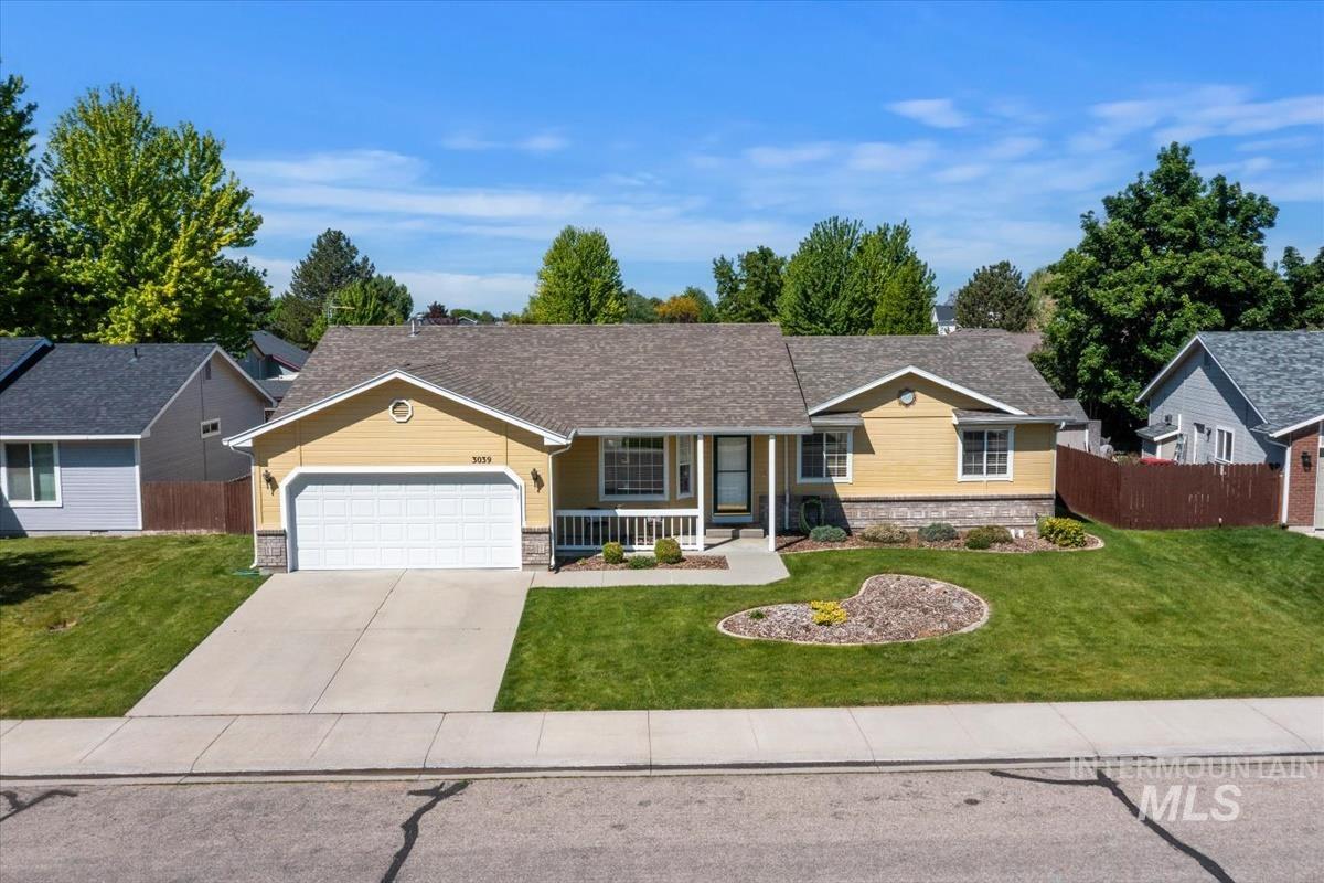 3039 N Fieldstone Way, Meridian, Idaho 83646, 3 Bedrooms, 2 Bathrooms, Residential For Sale, Price $445,000,MLS 98985017