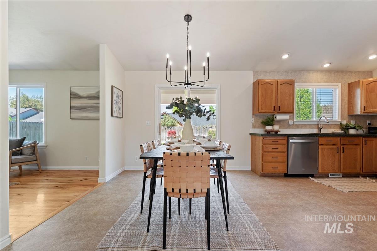 3039 N Fieldstone Way, Meridian, Idaho 83646, 3 Bedrooms, 2 Bathrooms, Residential For Sale, Price $445,000,MLS 98985017