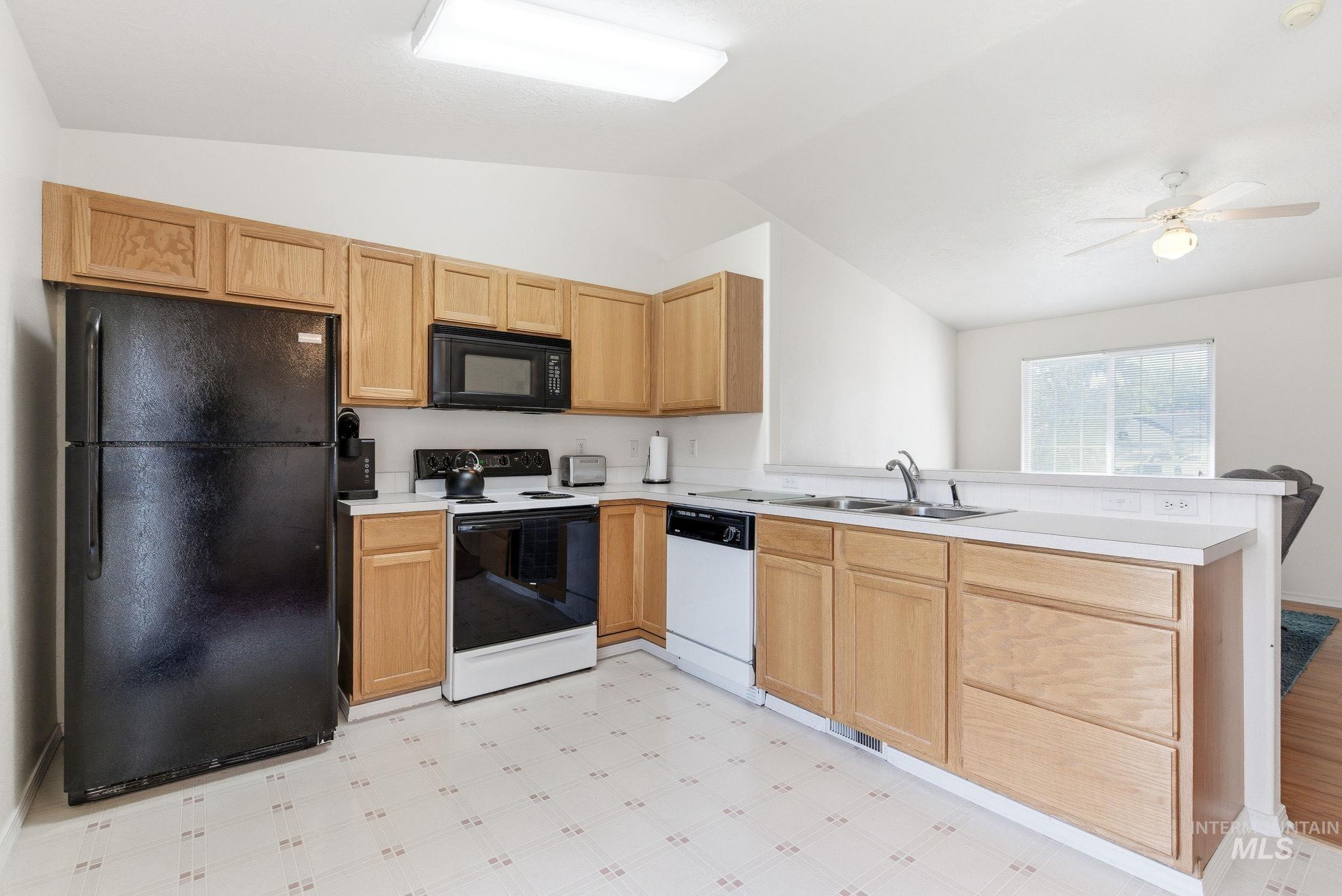 1390 W Wheat St., Kuna, Idaho 83634, 3 Bedrooms, 2 Bathrooms, Residential For Sale, Price $345,000,MLS 98985018