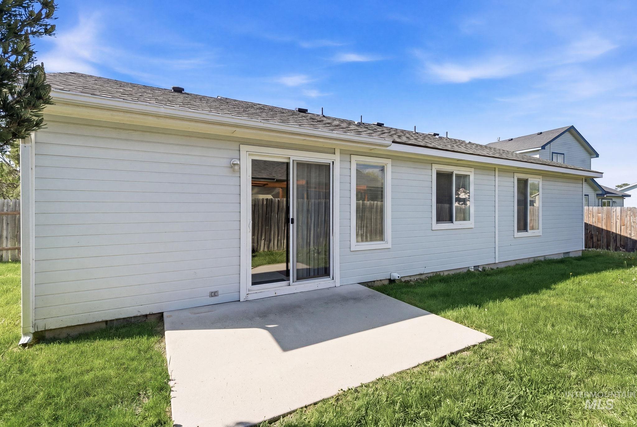 1390 W Wheat St., Kuna, Idaho 83634, 3 Bedrooms, 2 Bathrooms, Residential For Sale, Price $345,000,MLS 98985018