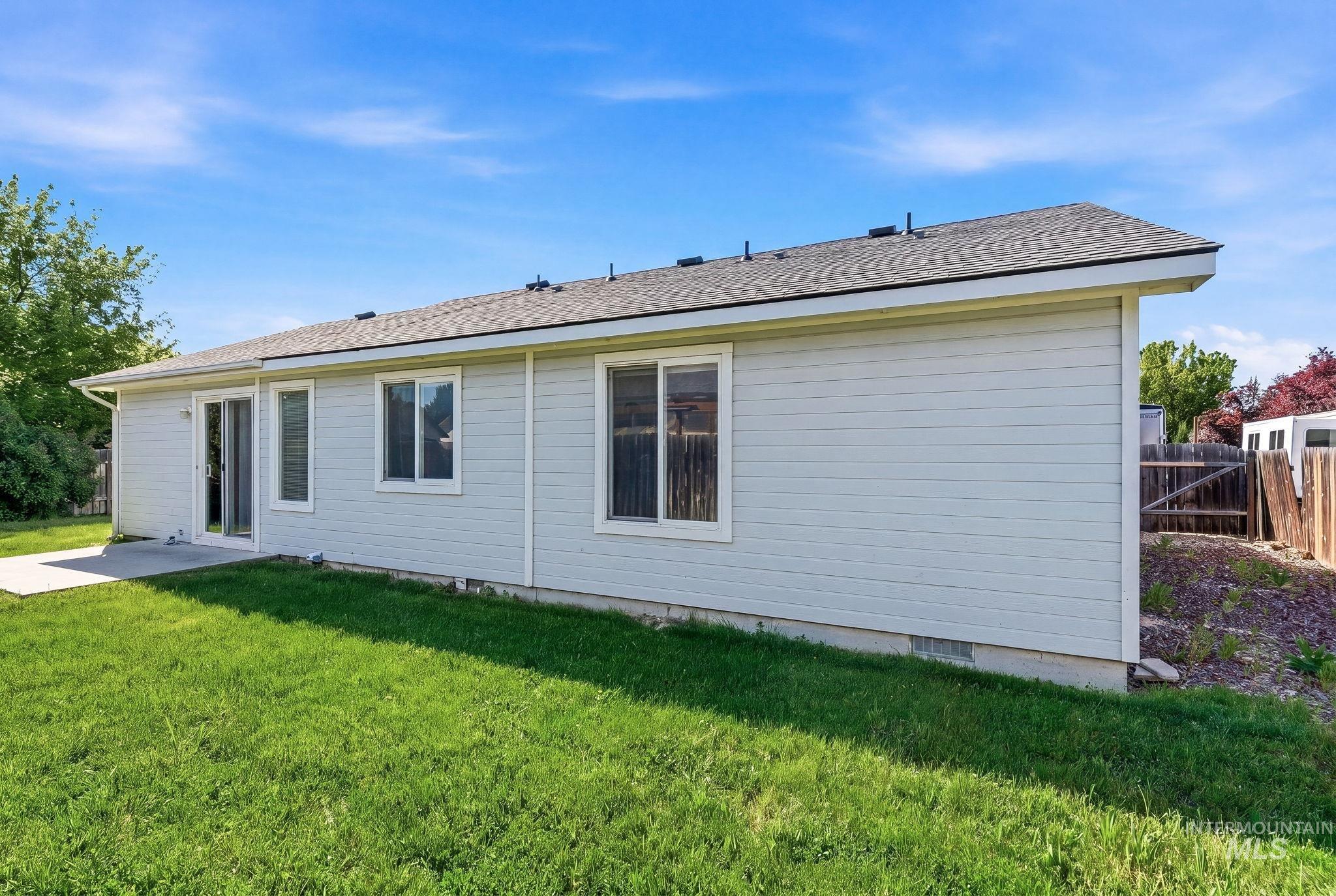 1390 W Wheat St., Kuna, Idaho 83634, 3 Bedrooms, 2 Bathrooms, Residential For Sale, Price $345,000,MLS 98985018
