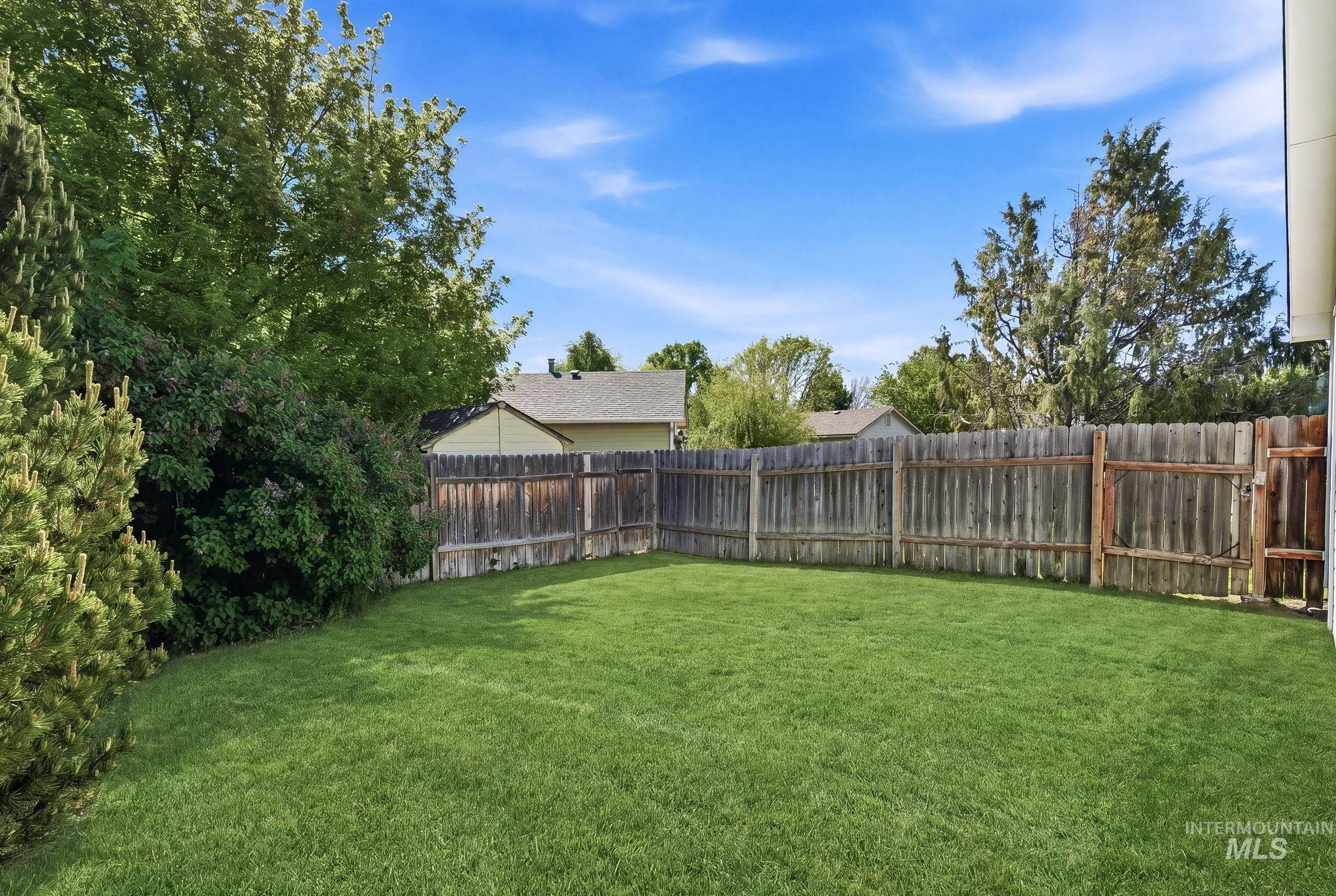 1390 W Wheat St., Kuna, Idaho 83634, 3 Bedrooms, 2 Bathrooms, Residential For Sale, Price $345,000,MLS 98985018