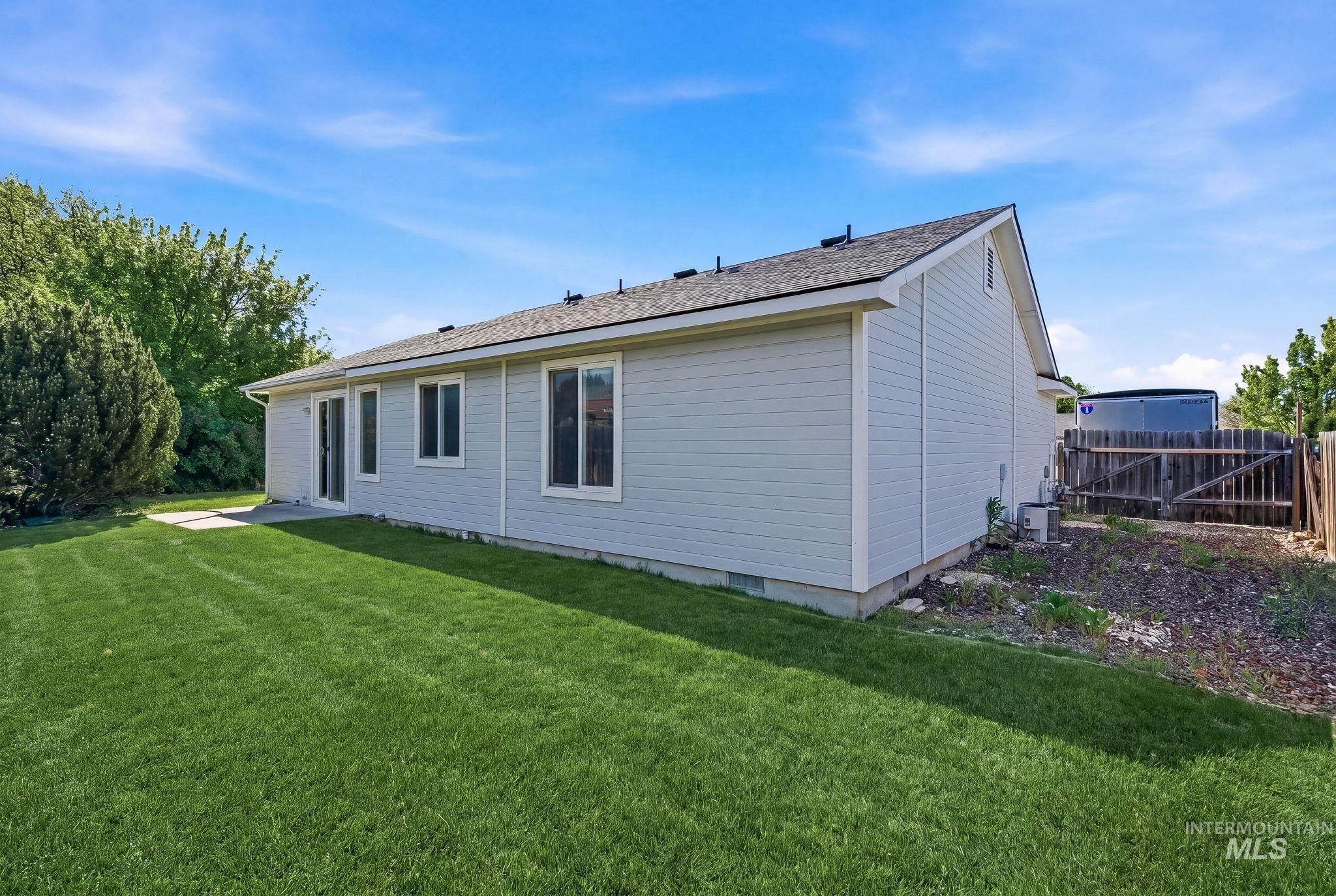 1390 W Wheat St., Kuna, Idaho 83634, 3 Bedrooms, 2 Bathrooms, Residential For Sale, Price $345,000,MLS 98985018
