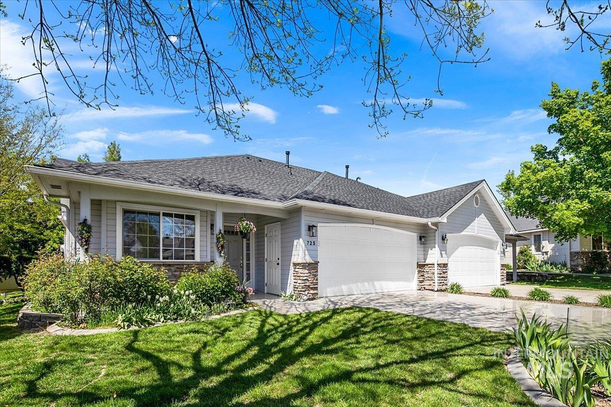 725 N Eagle Road, Eagle, Idaho 83616, 3 Bedrooms, 3 Bathrooms, Residential For Sale, Price $625,000, 98985022