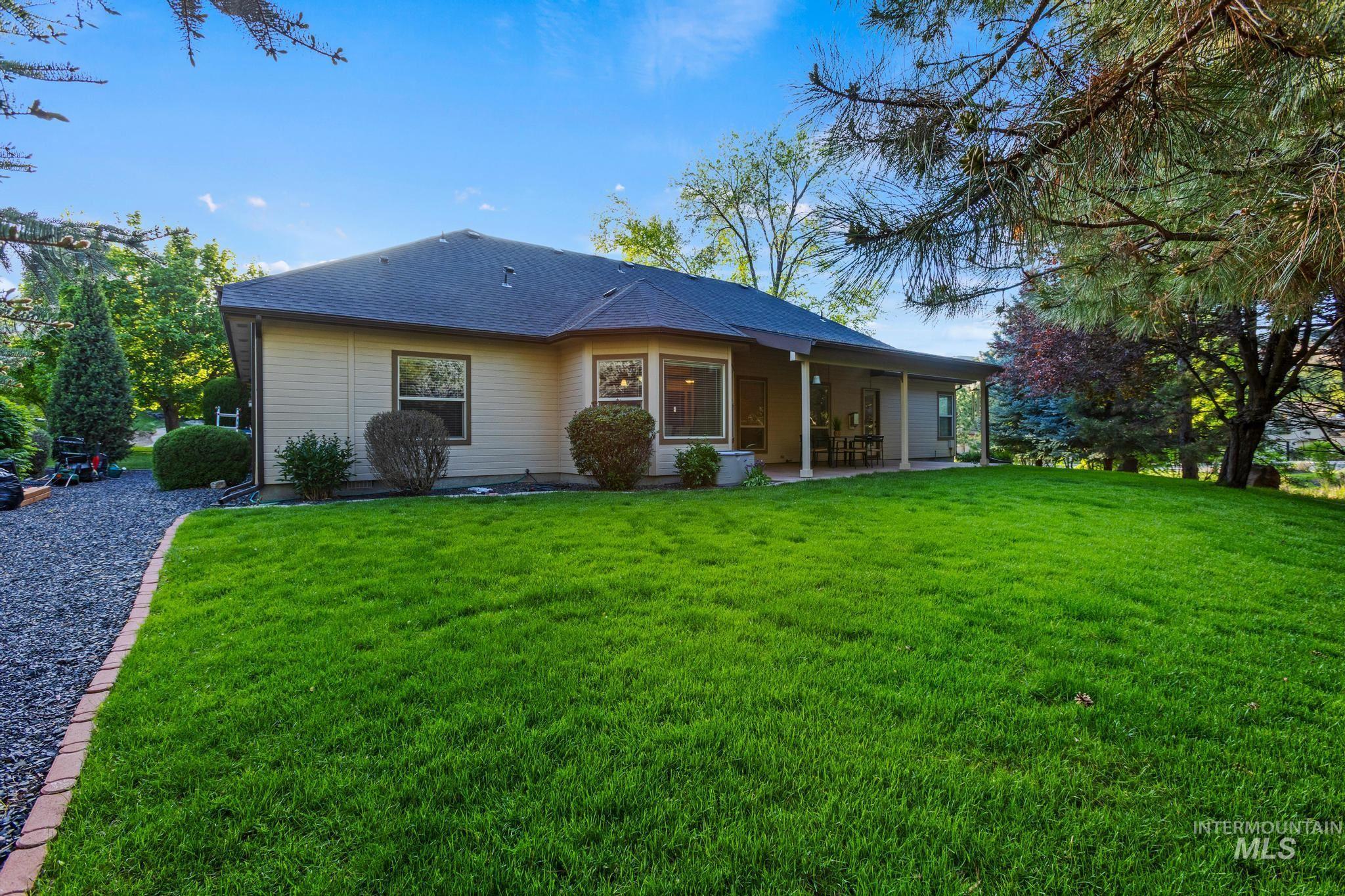 4946 N Villa Ridge Way, Boise, Idaho 83703, 4 Bedrooms, 2.5 Bathrooms, Residential For Sale, Price $1,000,000,MLS 98985025