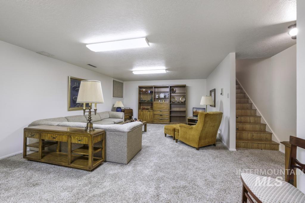 2018 Rancho Vista Dr, Twin Falls, Idaho 83301-4326, 5 Bedrooms, 3.5 Bathrooms, Residential For Sale, Price $675,000,MLS 98985026