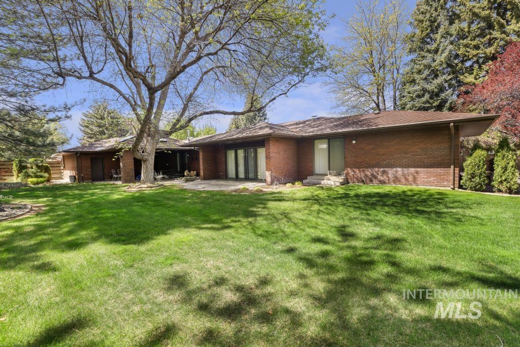 2018 Rancho Vista Dr, Twin Falls, Idaho 83301-4326, 5 Bedrooms, 3.5 Bathrooms, Residential For Sale, Price $675,000,MLS 98985026