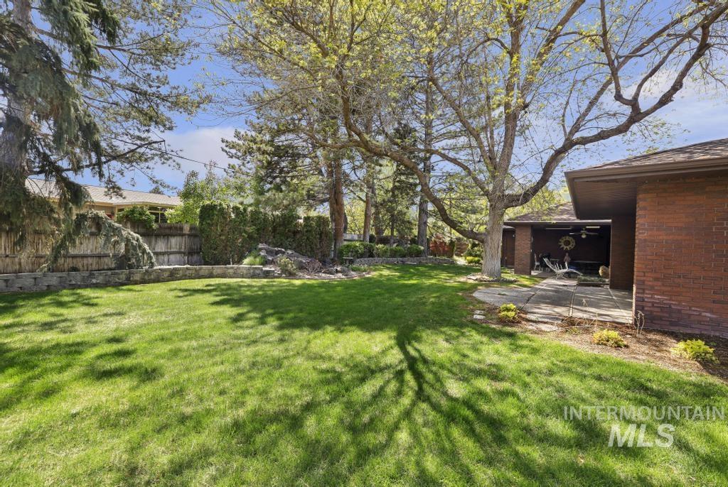 2018 Rancho Vista Dr, Twin Falls, Idaho 83301-4326, 5 Bedrooms, 3.5 Bathrooms, Residential For Sale, Price $675,000,MLS 98985026