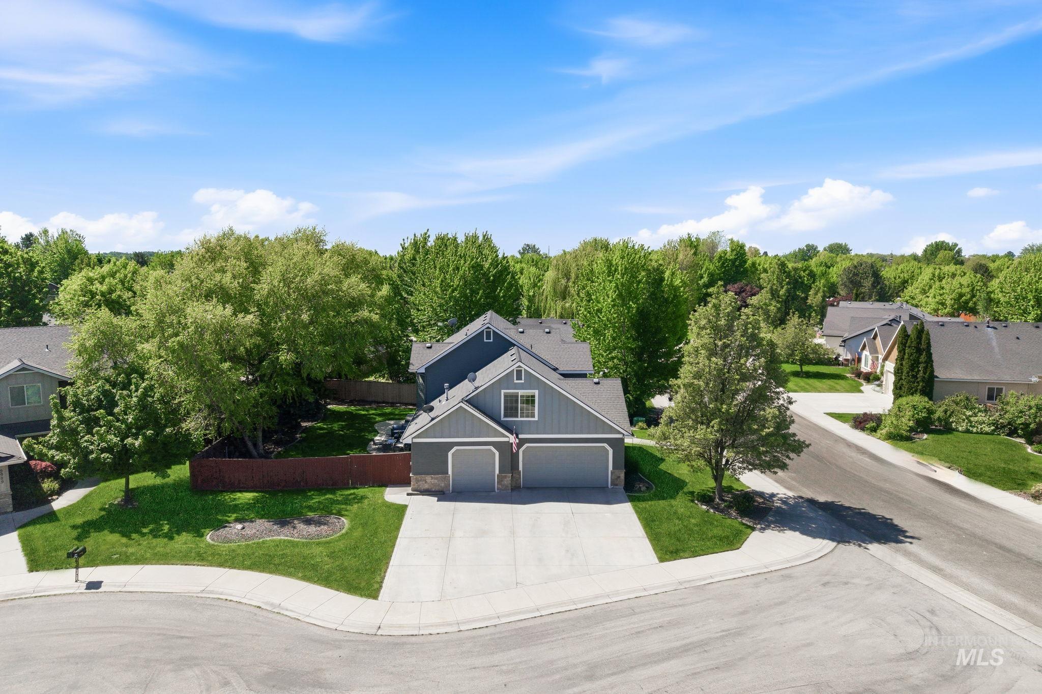 474 N Glen Aspen Way, Star, Idaho 83669, 3 Bedrooms, 2.5 Bathrooms, Residential For Sale, Price $549,500,MLS 98985027