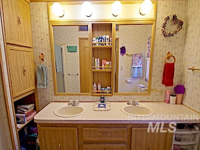 1386 W 3rd Street, Weiser, Idaho 83672, 2 Bedrooms, 2 Bathrooms, Residential For Sale, Price $265,000, 98985030