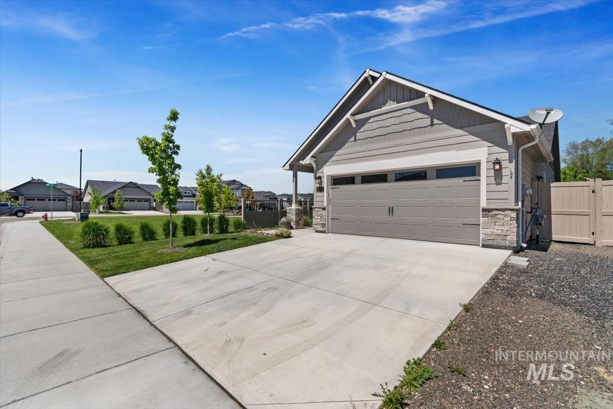 1350 W Homestake, Meridian, Idaho 83646, 3 Bedrooms, 2 Bathrooms, Residential For Sale, Price $424,900,MLS 98985033