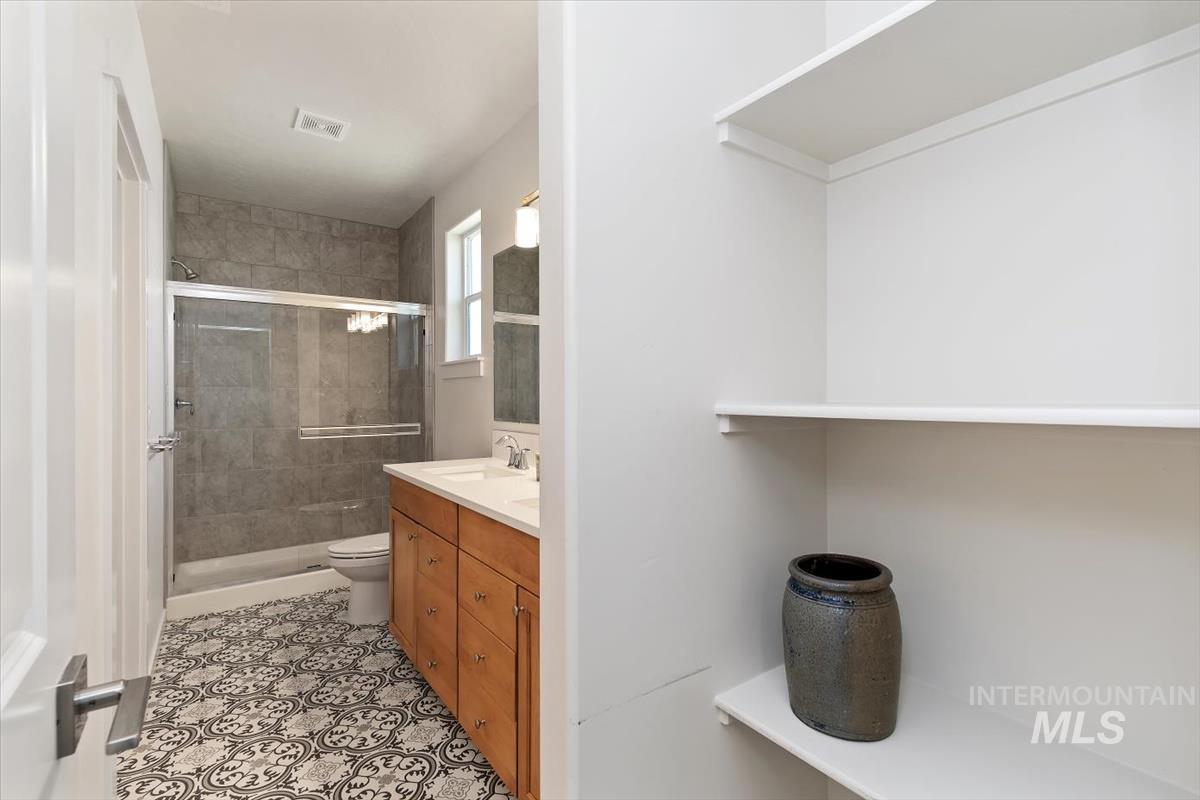 1350 W Homestake, Meridian, Idaho 83646, 3 Bedrooms, 2 Bathrooms, Residential For Sale, Price $424,900,MLS 98985033