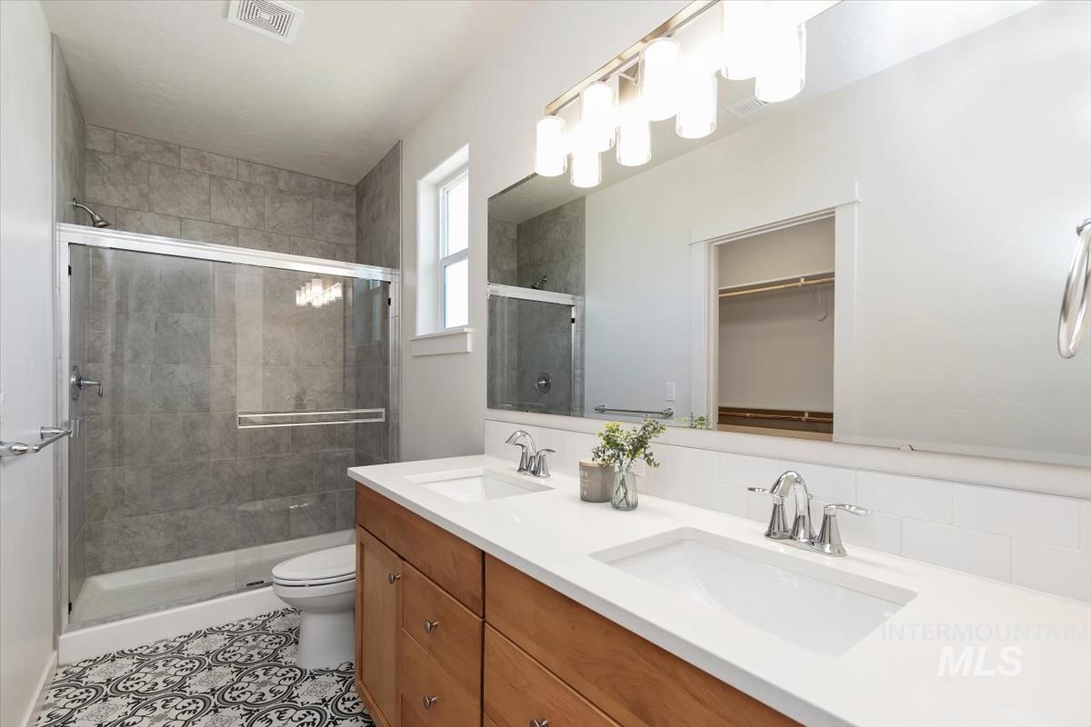 1350 W Homestake, Meridian, Idaho 83646, 3 Bedrooms, 2 Bathrooms, Residential For Sale, Price $424,900,MLS 98985033