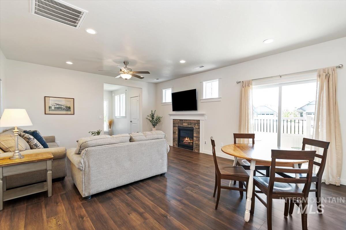 1350 W Homestake, Meridian, Idaho 83646, 3 Bedrooms, 2 Bathrooms, Residential For Sale, Price $424,900,MLS 98985033