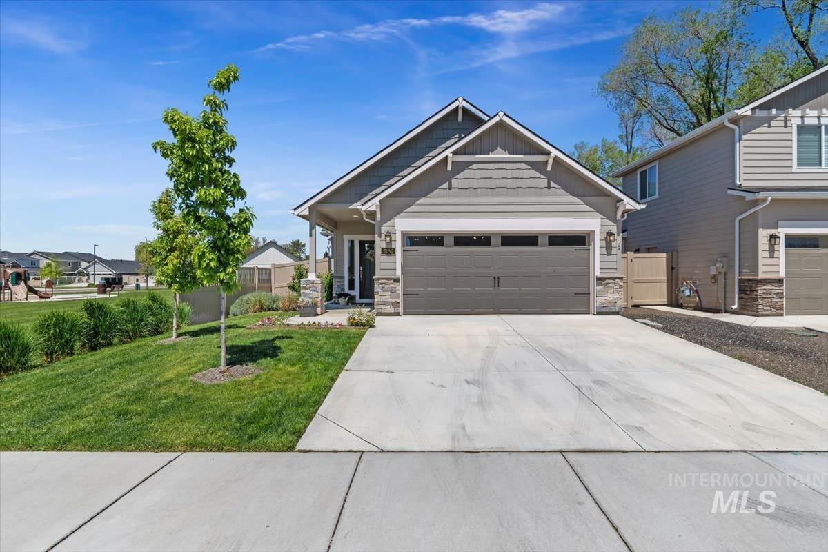 1350 W Homestake, Meridian, Idaho 83646, 3 Bedrooms, 2 Bathrooms, Residential For Sale, Price $424,900,MLS 98985033