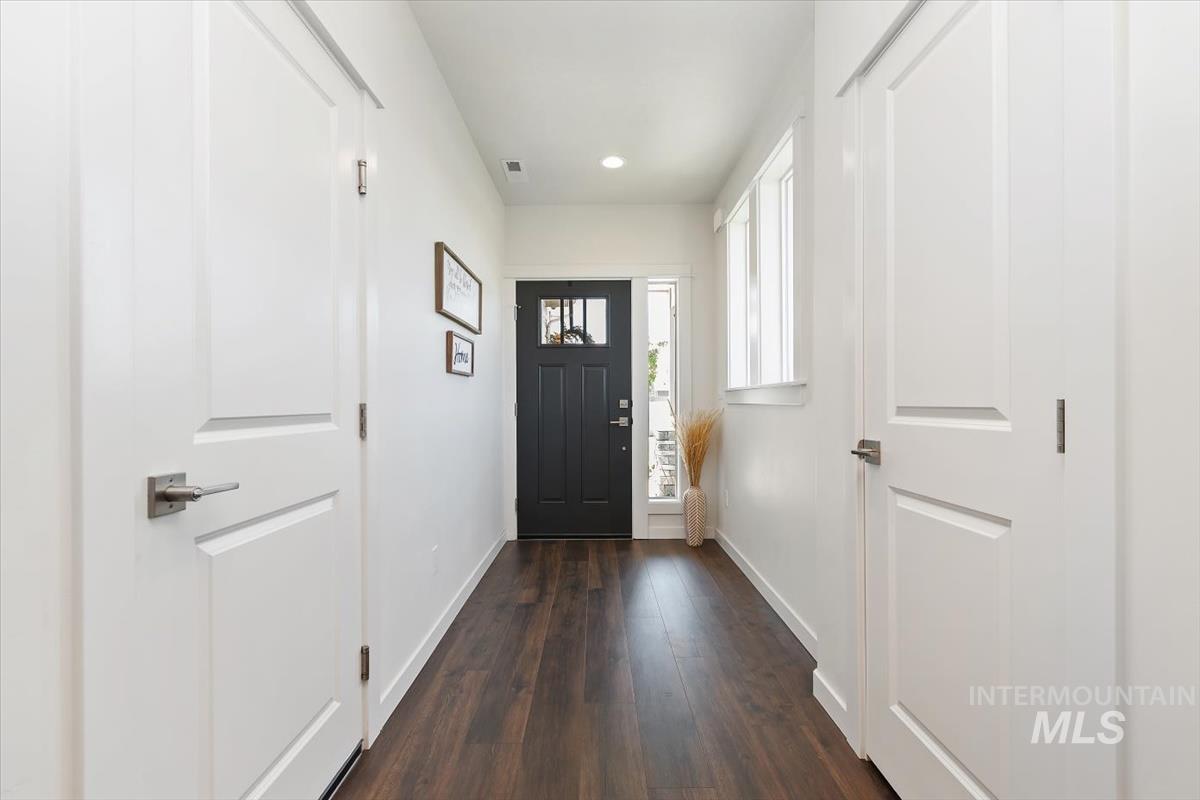 1350 W Homestake, Meridian, Idaho 83646, 3 Bedrooms, 2 Bathrooms, Residential For Sale, Price $424,900,MLS 98985033