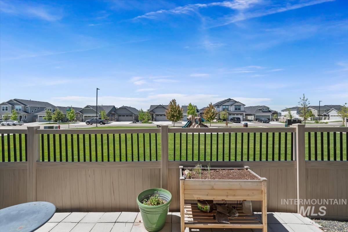 1350 W Homestake, Meridian, Idaho 83646, 3 Bedrooms, 2 Bathrooms, Residential For Sale, Price $424,900,MLS 98985033