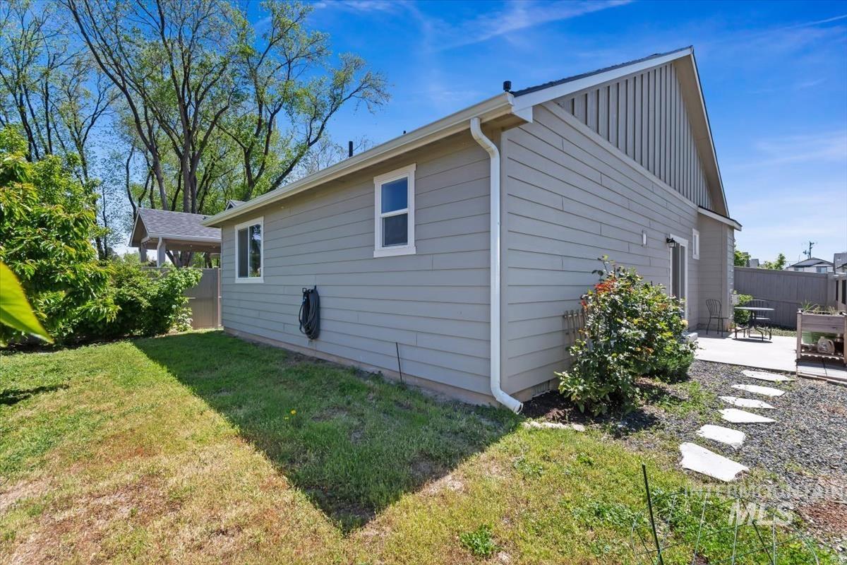 1350 W Homestake, Meridian, Idaho 83646, 3 Bedrooms, 2 Bathrooms, Residential For Sale, Price $424,900,MLS 98985033