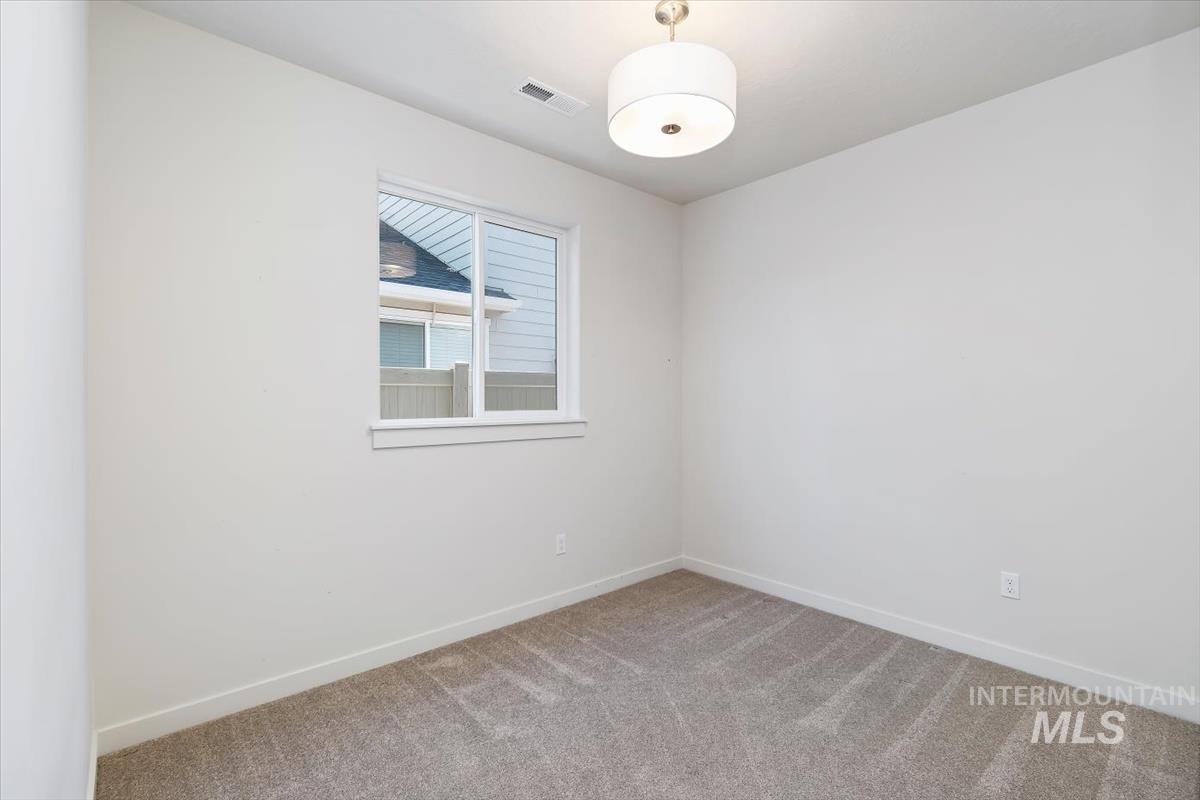 1350 W Homestake, Meridian, Idaho 83646, 3 Bedrooms, 2 Bathrooms, Residential For Sale, Price $424,900,MLS 98985033