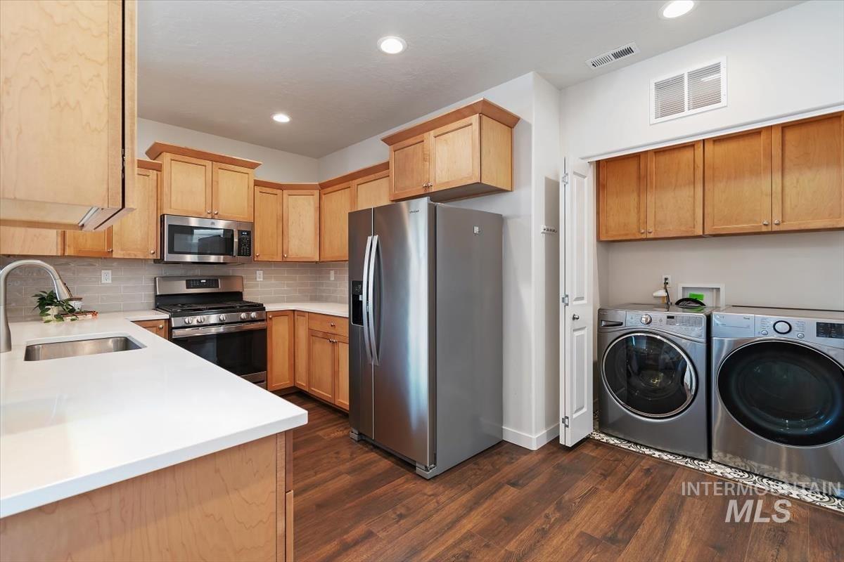 1350 W Homestake, Meridian, Idaho 83646, 3 Bedrooms, 2 Bathrooms, Residential For Sale, Price $424,900,MLS 98985033