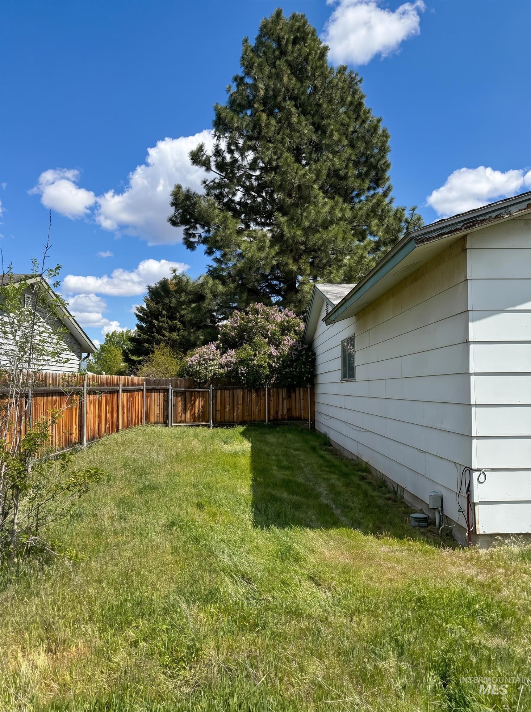 1305 N 2nd E, Mountain Home, Idaho 83647, 3 Bedrooms, 1 Bathroom, Residential For Sale, Price $180,000,MLS 98985049