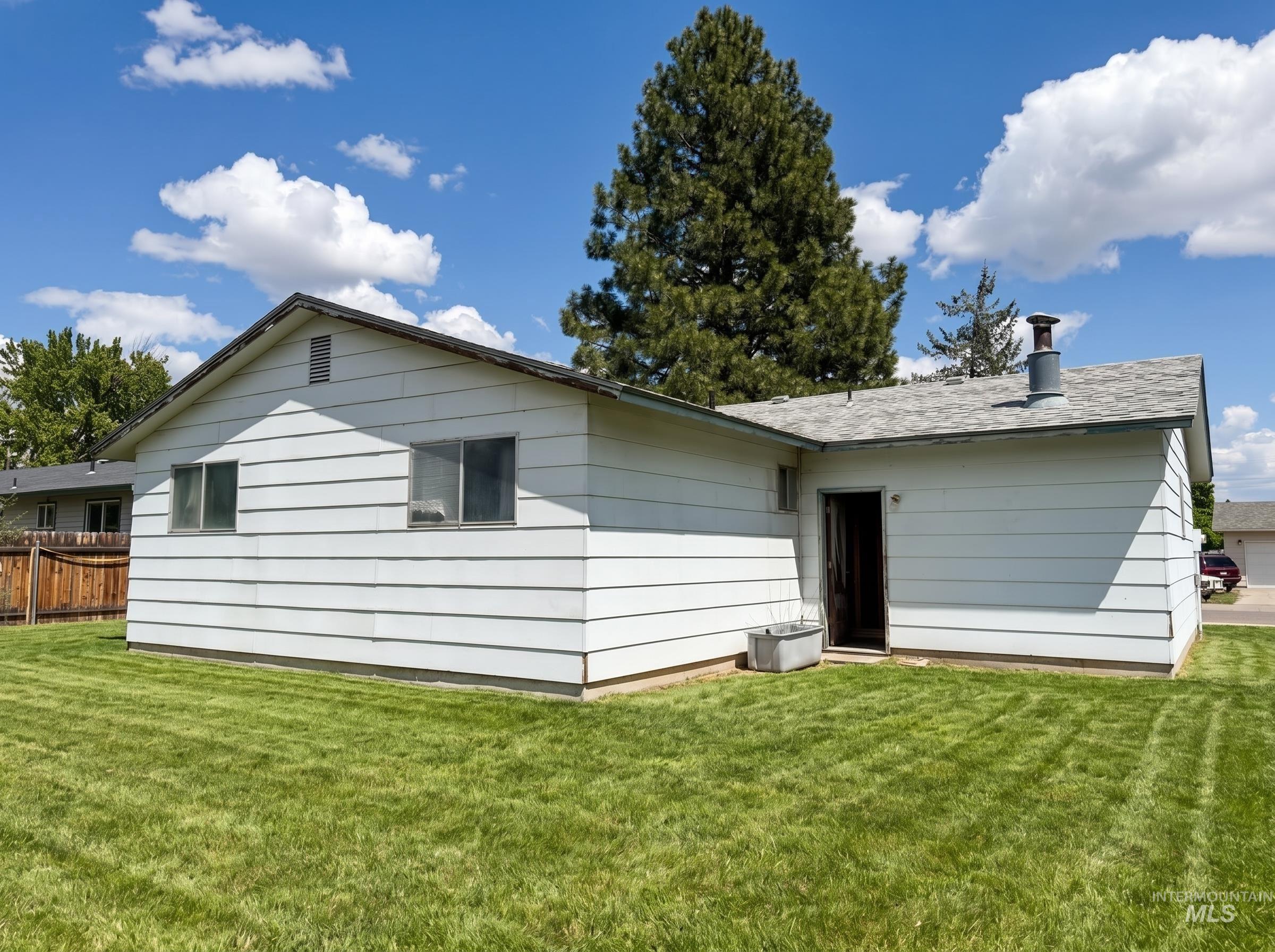 1305 N 2nd E, Mountain Home, Idaho 83647, 3 Bedrooms, 1 Bathroom, Residential For Sale, Price $180,000,MLS 98985049
