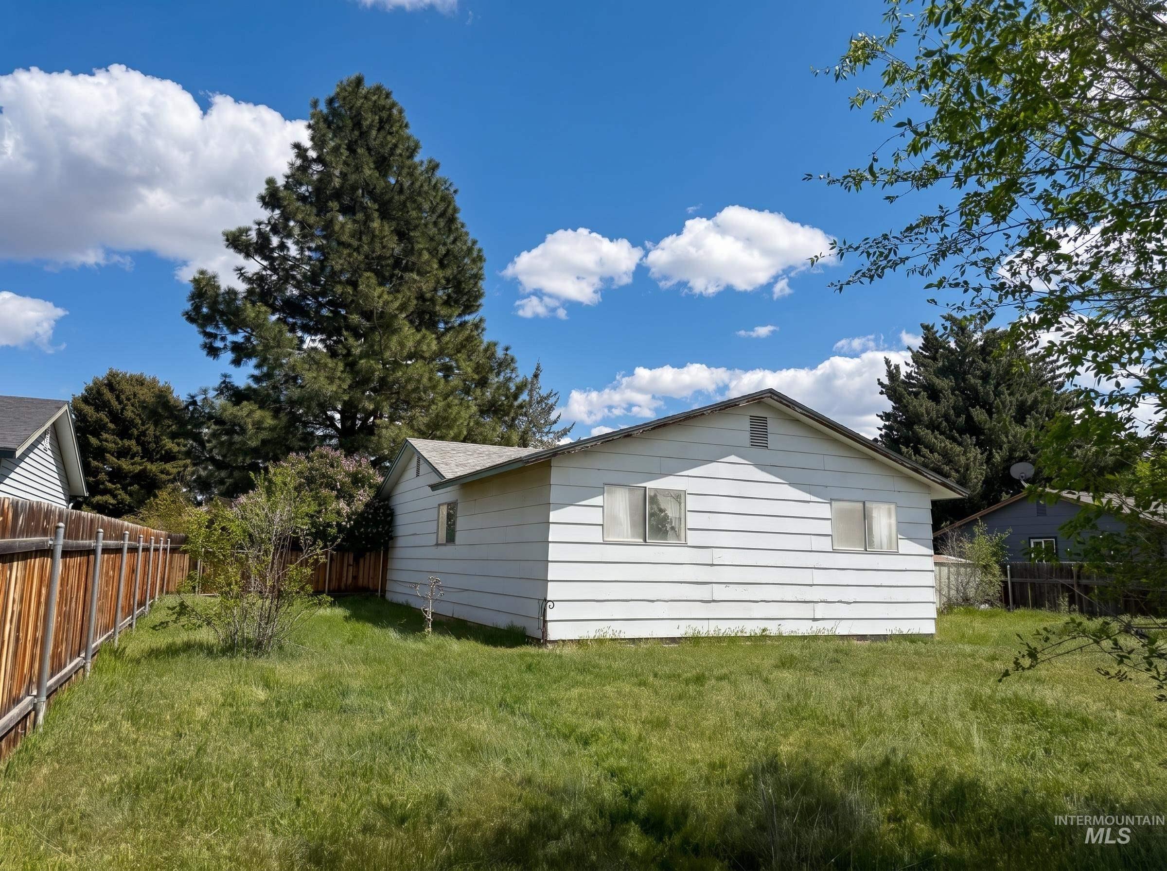 1305 N 2nd E, Mountain Home, Idaho 83647, 3 Bedrooms, 1 Bathroom, Residential For Sale, Price $180,000,MLS 98985049