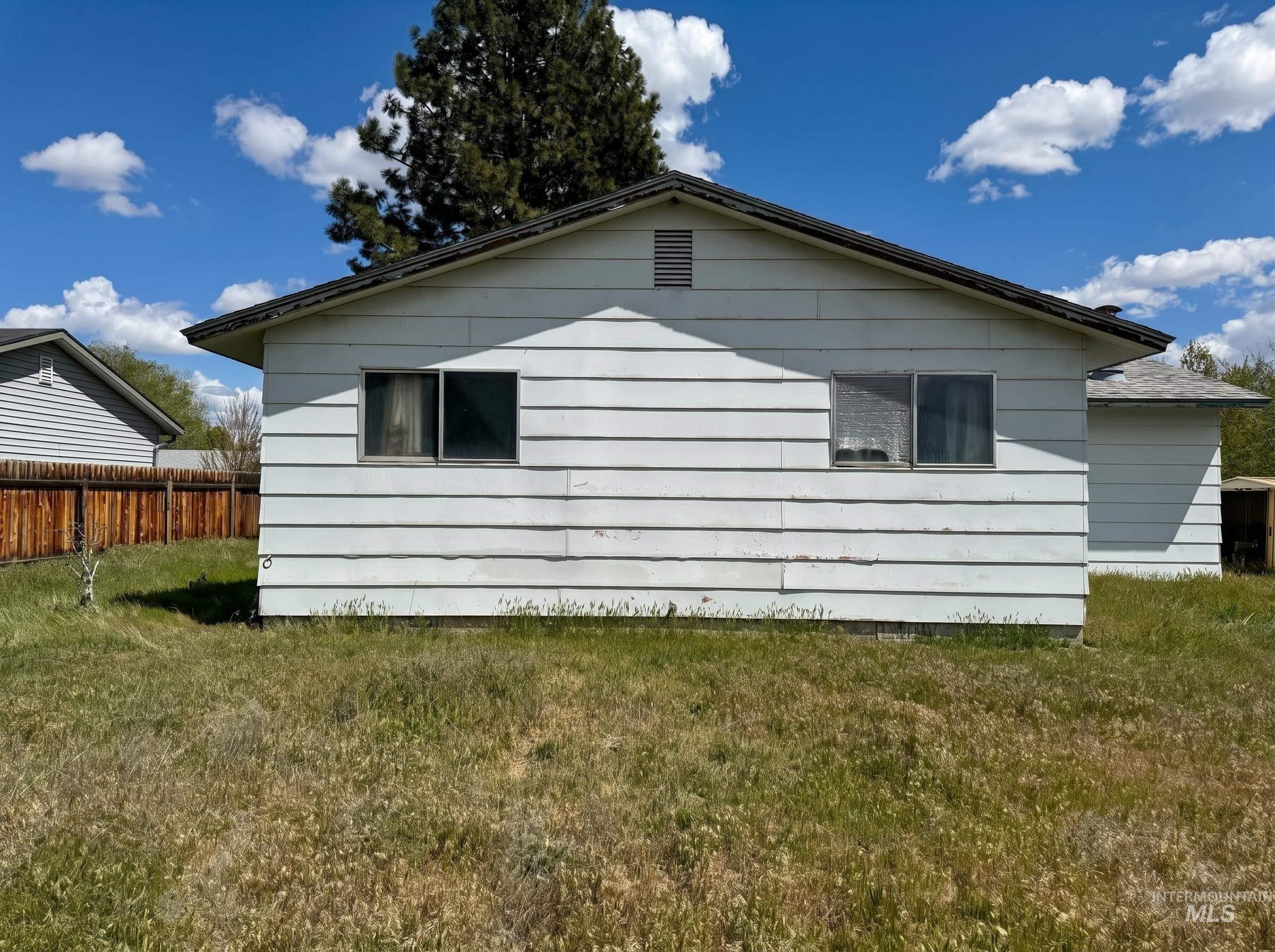 1305 N 2nd E, Mountain Home, Idaho 83647, 3 Bedrooms, 1 Bathroom, Residential For Sale, Price $180,000,MLS 98985049