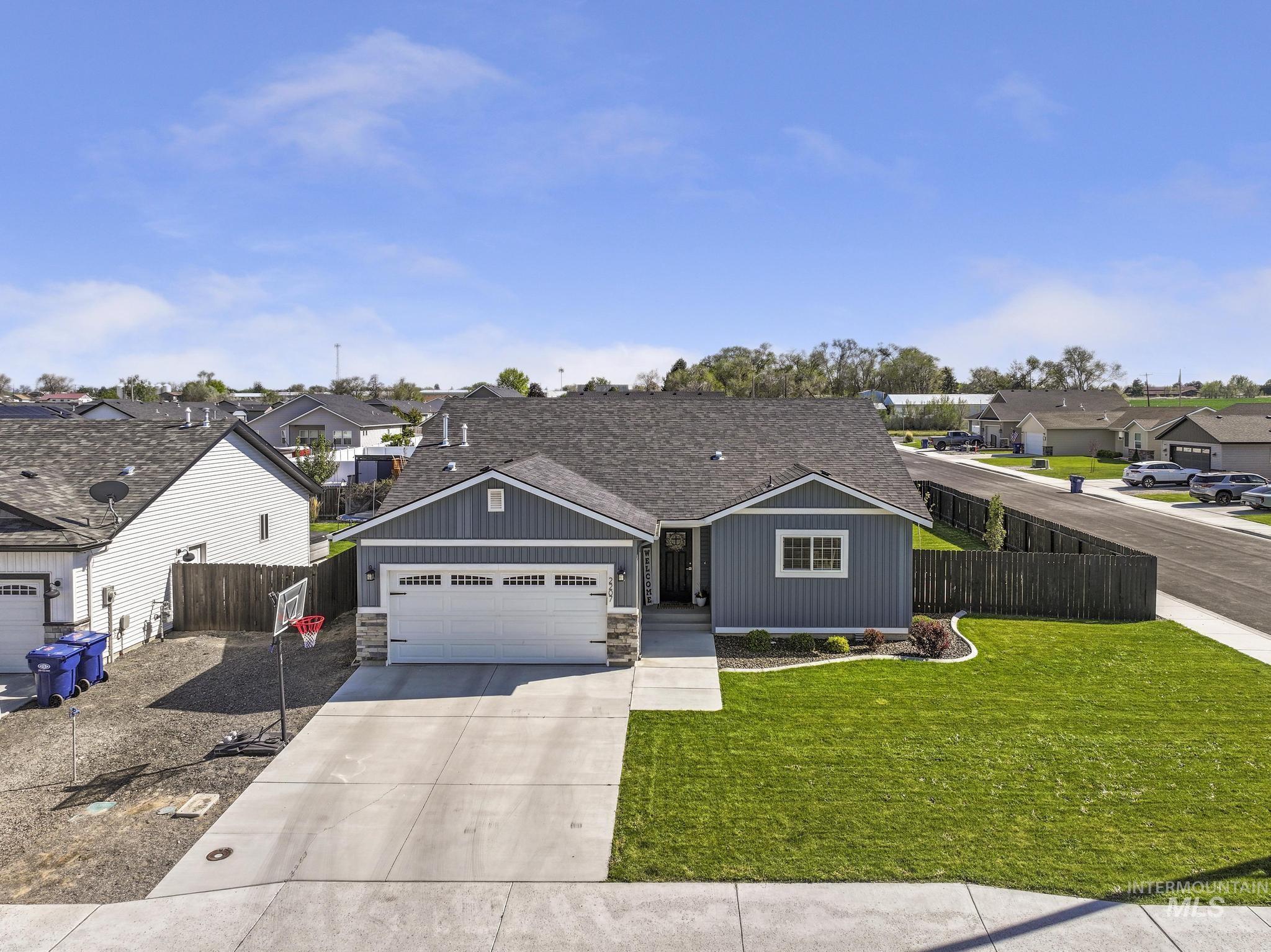 2207 Bills Way, Filer, Idaho 83328, 4 Bedrooms, 2 Bathrooms, Residential For Sale, Price $385,000,MLS 98985050