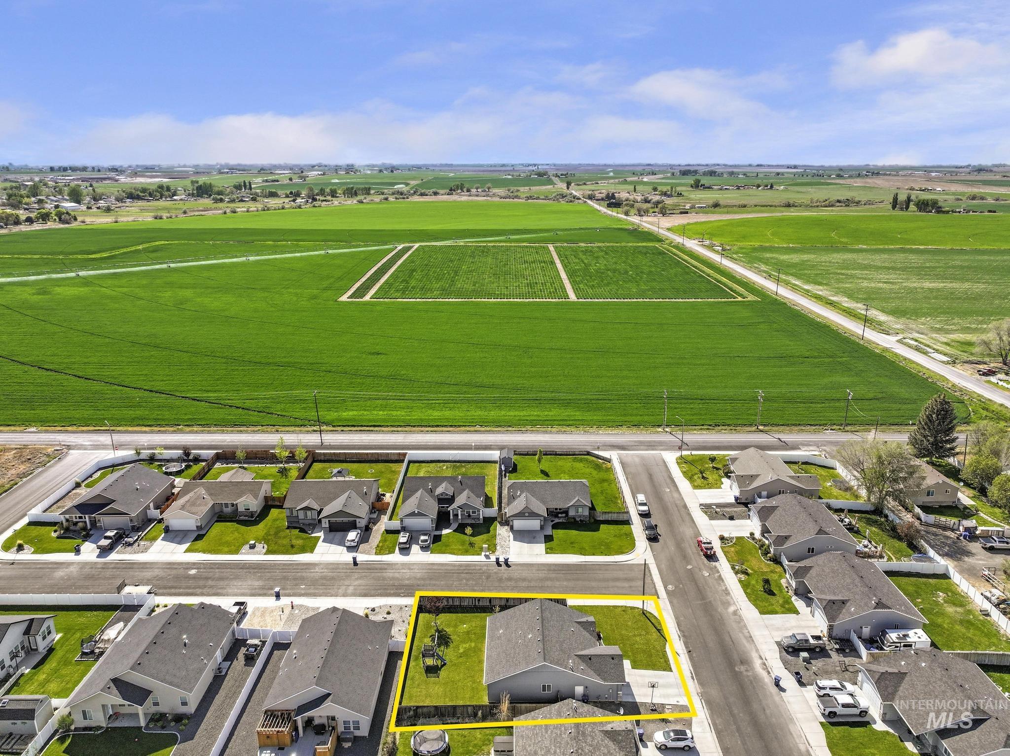 2207 Bills Way, Filer, Idaho 83328, 4 Bedrooms, 2 Bathrooms, Residential For Sale, Price $385,000,MLS 98985050