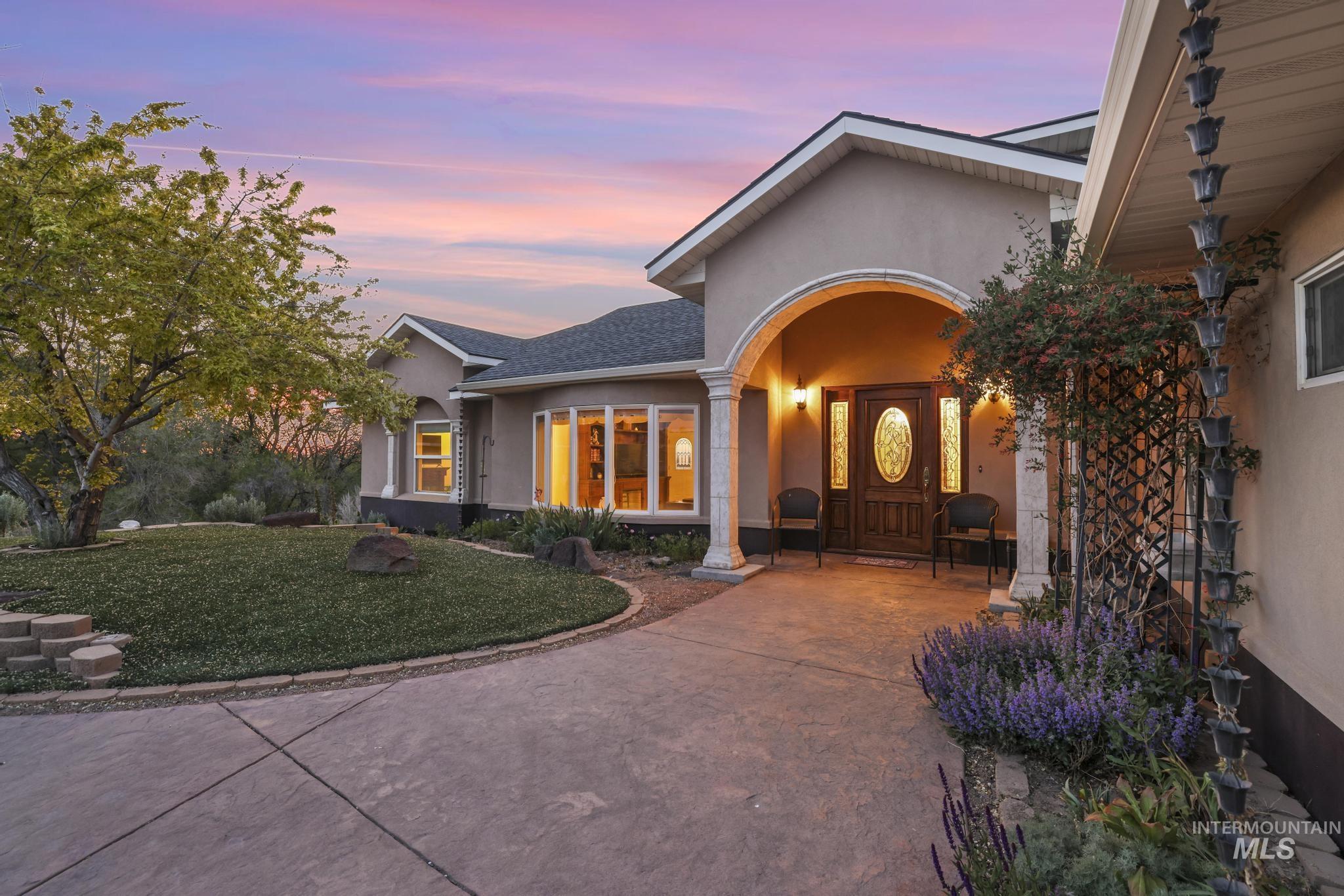 1752 E 4550 N, Buhl, Idaho 83316, 3 Bedrooms, 3.5 Bathrooms, Residential For Sale, Price $950,000,MLS 98985051