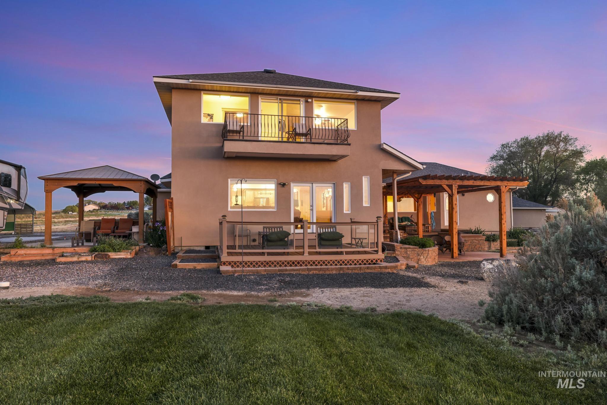 1752 E 4550 N, Buhl, Idaho 83316, 3 Bedrooms, 3.5 Bathrooms, Residential For Sale, Price $950,000,MLS 98985051