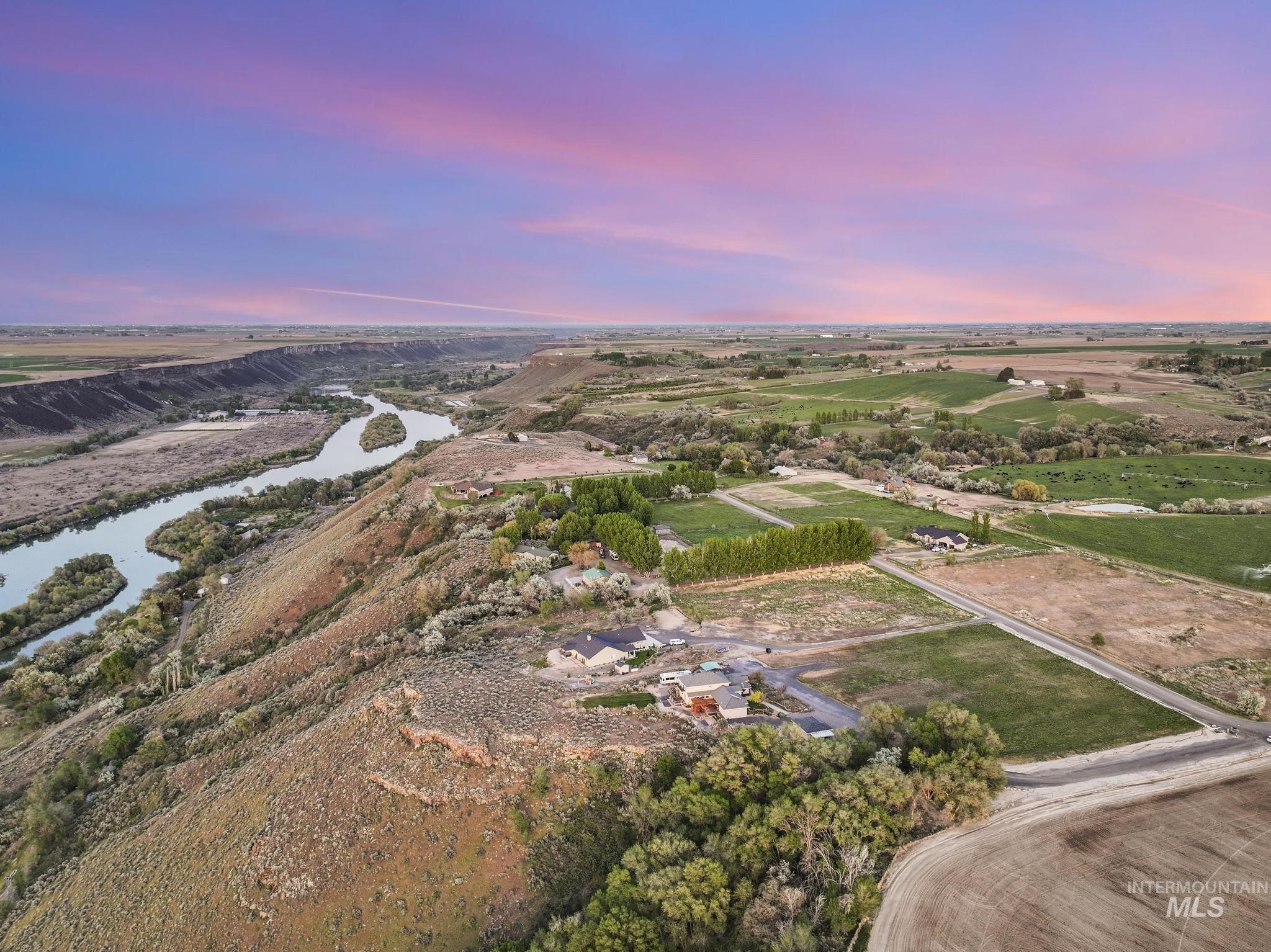 1752 E 4550 N, Buhl, Idaho 83316, 3 Bedrooms, 3.5 Bathrooms, Residential For Sale, Price $950,000,MLS 98985051